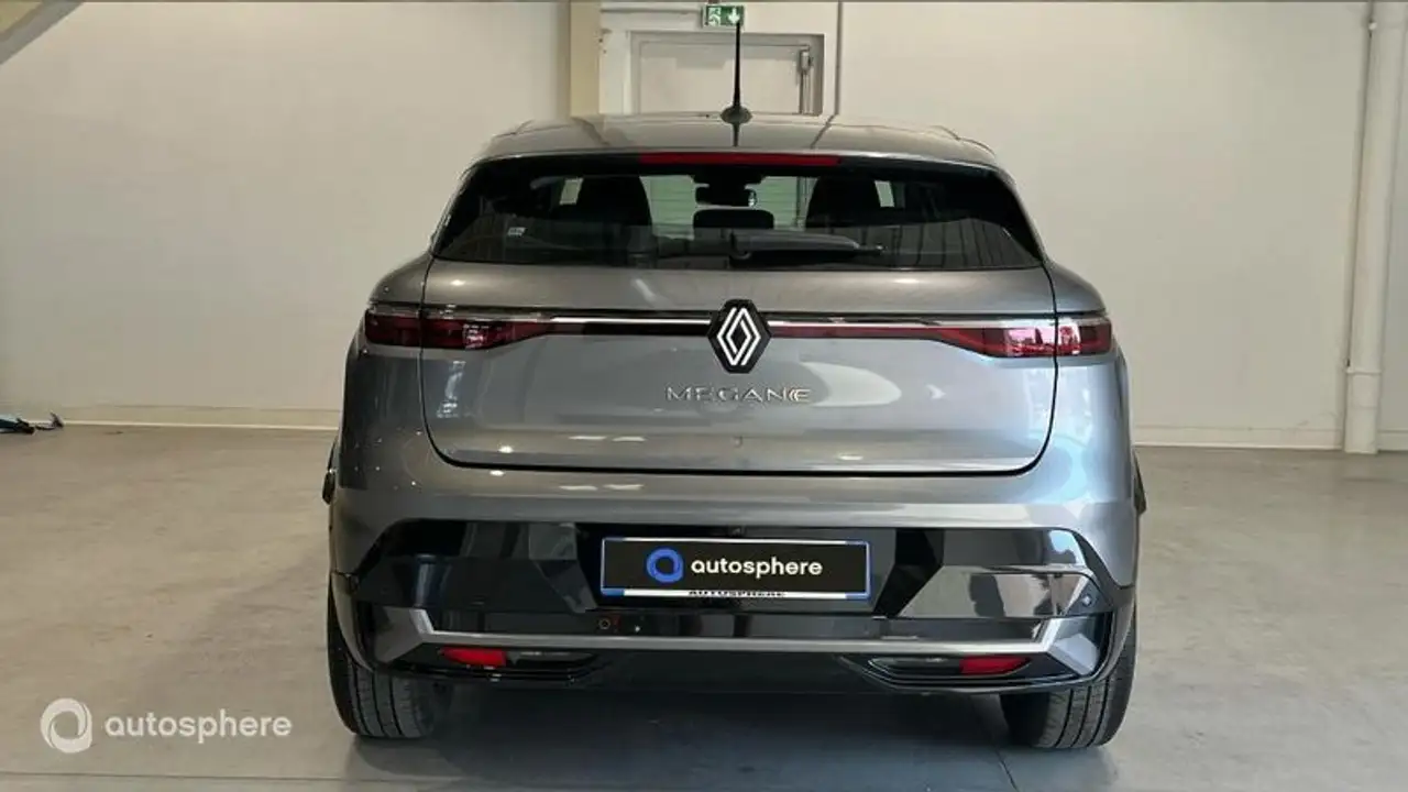 Renault Megane E-Tech — photo 6