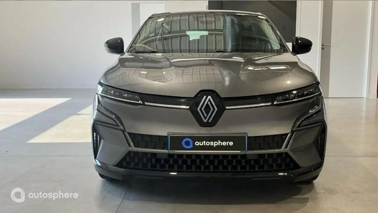 Renault Megane E-Tech — photo 2