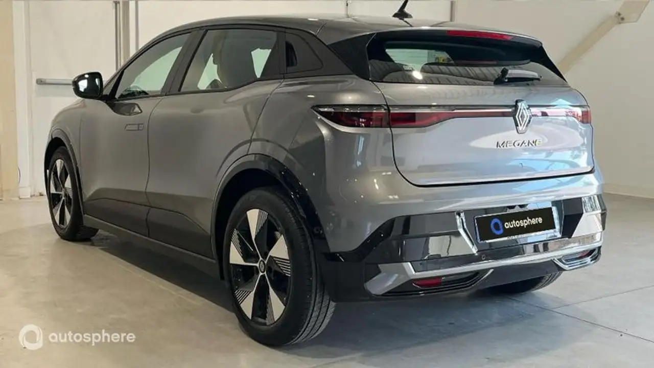 Renault Megane E-Tech — photo 7
