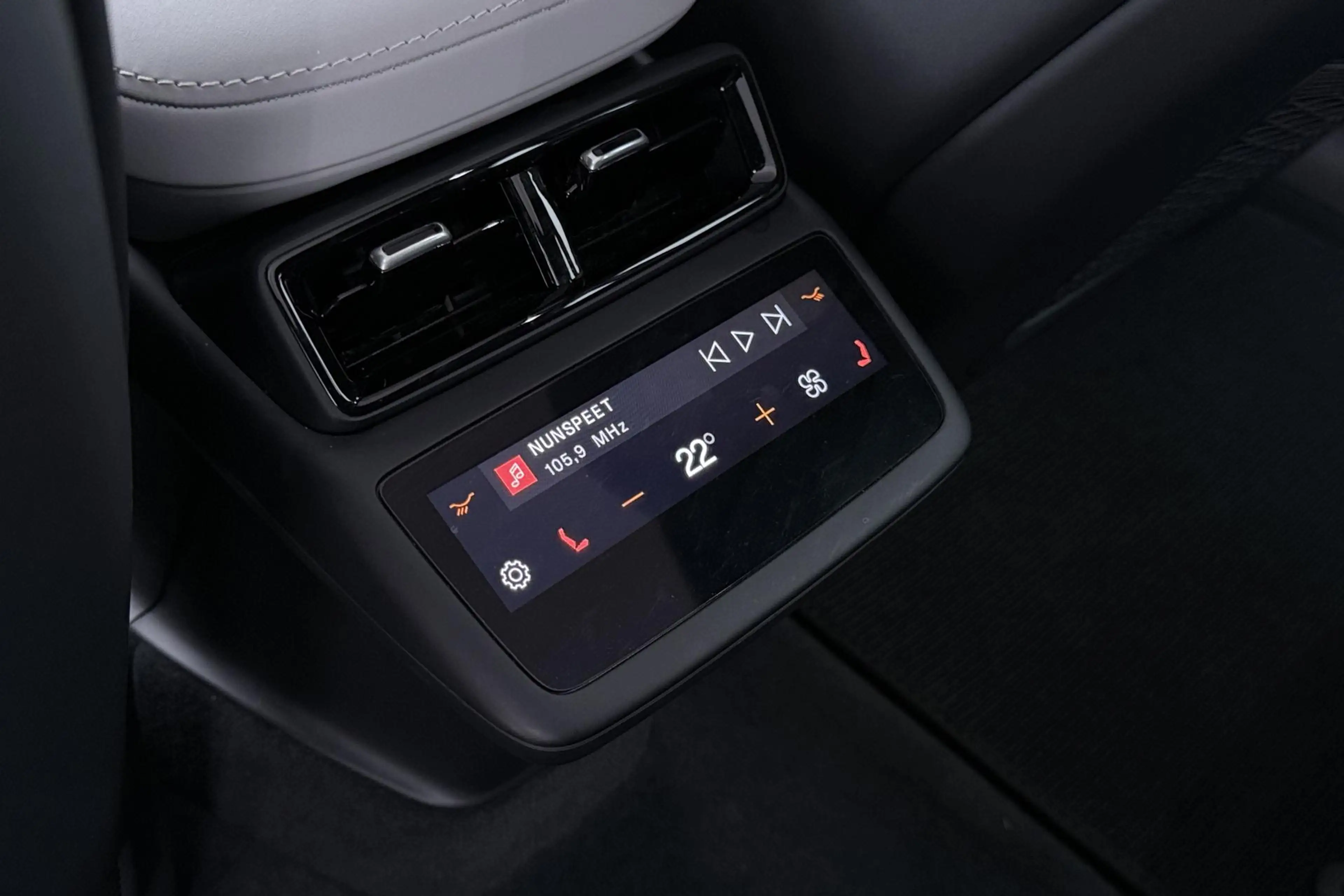 Polestar 4 Long Range Single motor Plus 100 kWh | Plus | Pilo — photo 44