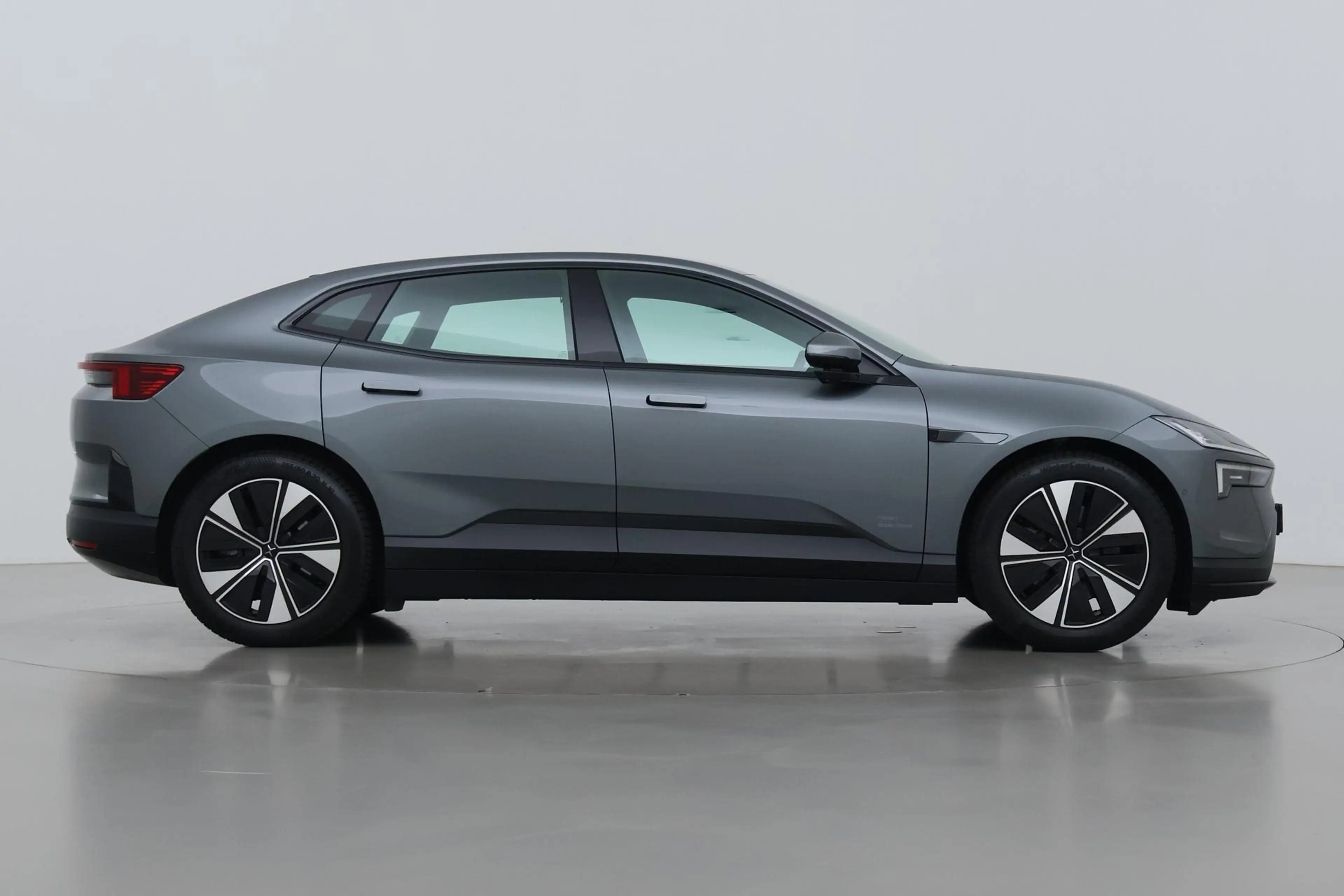 Polestar 4 Long Range Single motor Plus 100 kWh | Plus | Pilo — photo 10