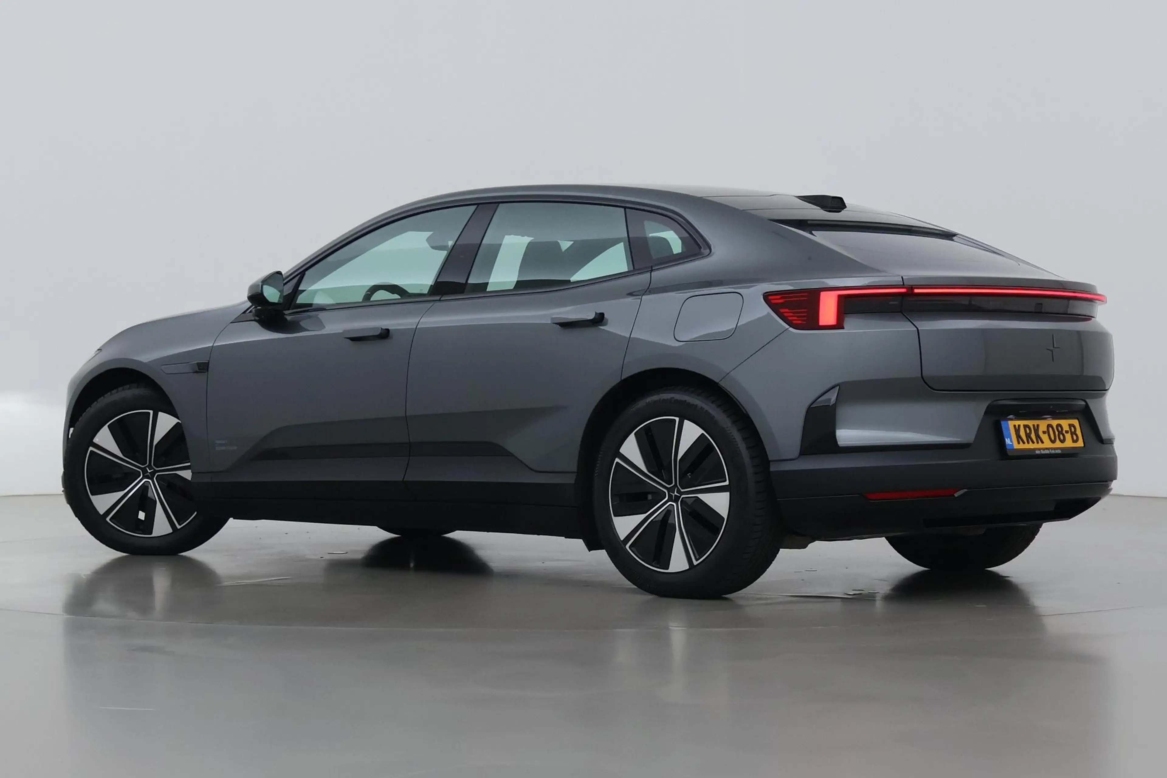 Polestar 4 Long Range Single motor Plus 100 kWh | Plus | Pilo — photo 2