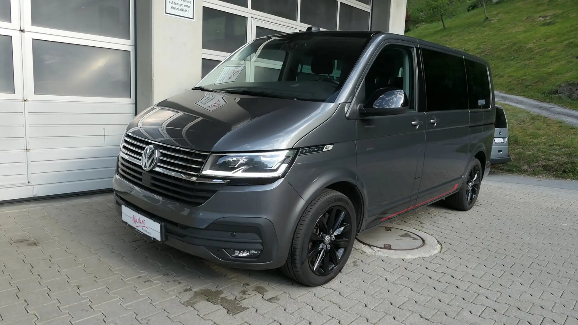 Volkswagen T6.1 Multivan VW T6.1 Multivan Edition TDI 4MOTION Grau - 1