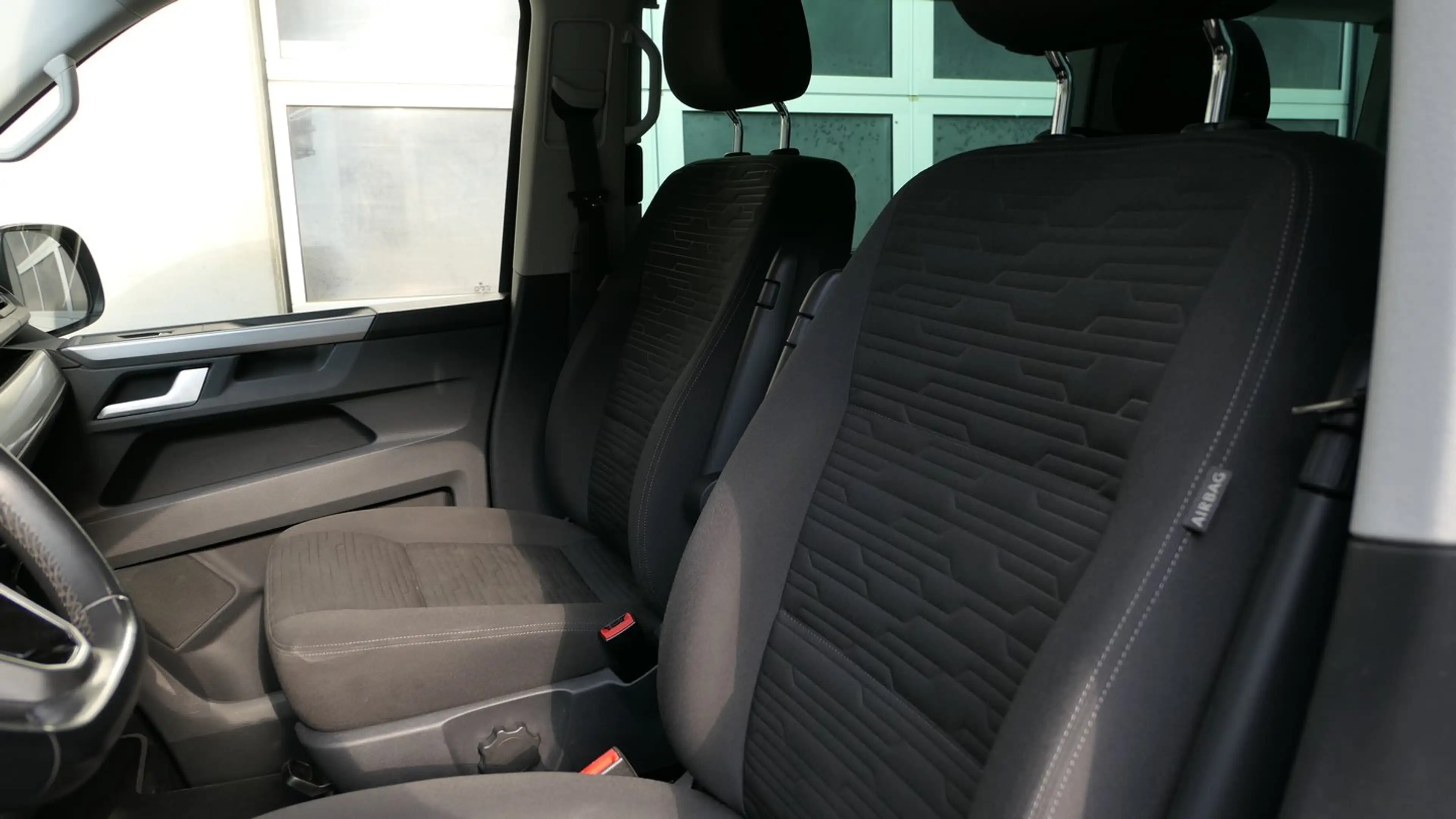 Volkswagen T6.1 Multivan VW T6.1 Multivan Edition TDI 4MOTION — photo 12