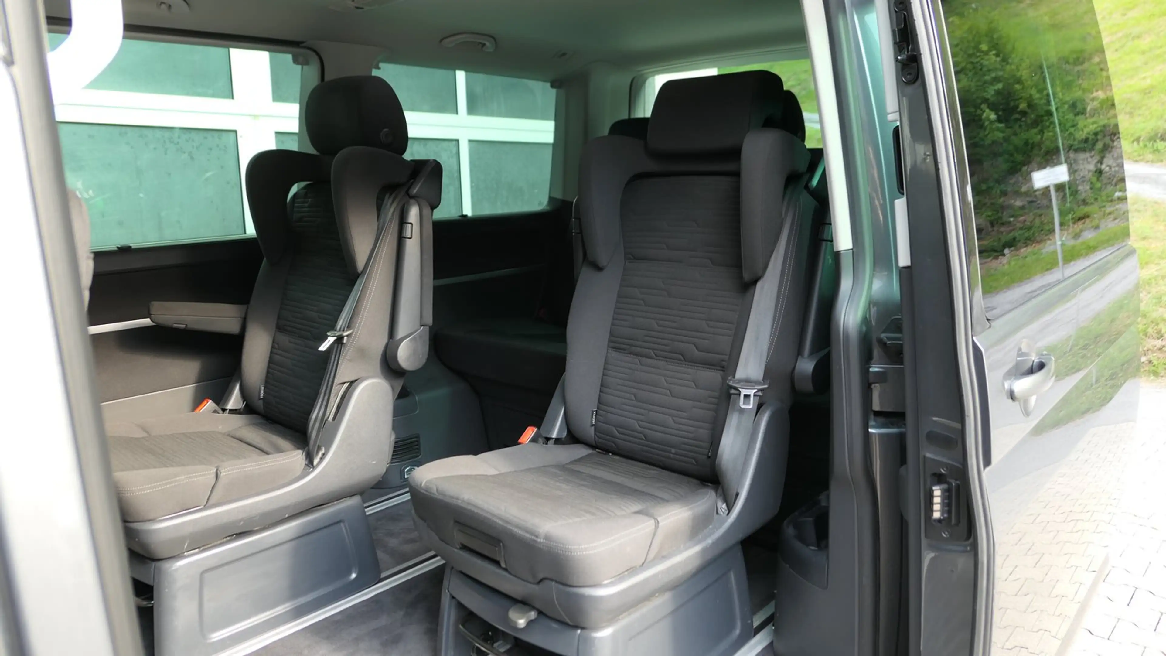Volkswagen T6.1 Multivan VW T6.1 Multivan Edition TDI 4MOTION — photo 13