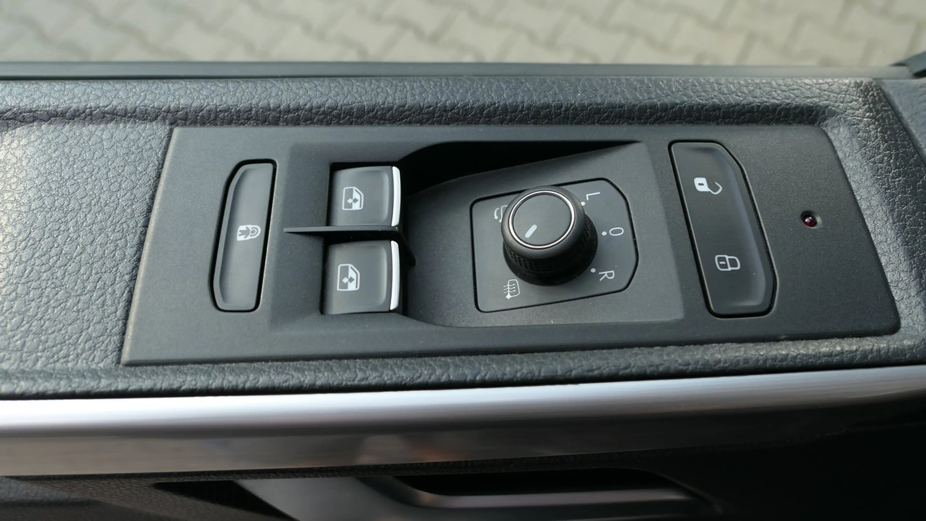 Volkswagen T6.1 Multivan VW T6.1 Multivan Edition TDI 4MOTION — photo 5