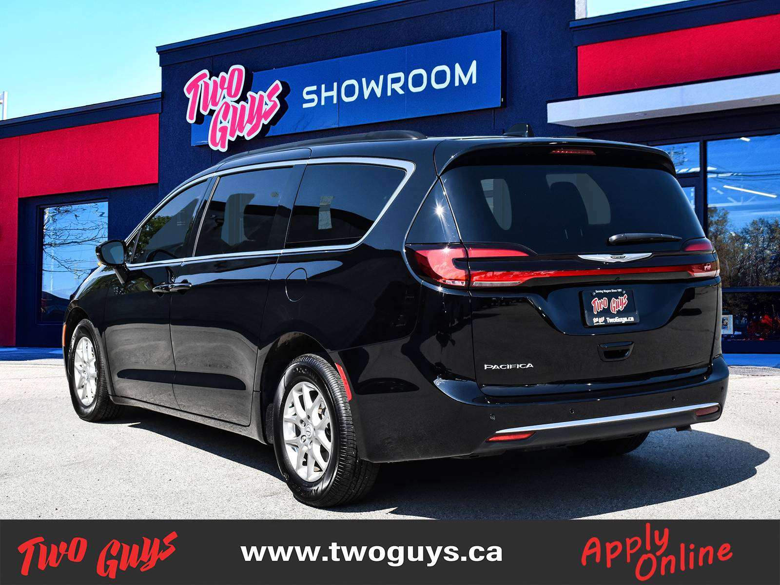 2025 Chrysler Pacifica Select | Htd Lthr | Pwr Sliders | WOW KMS | photo 4