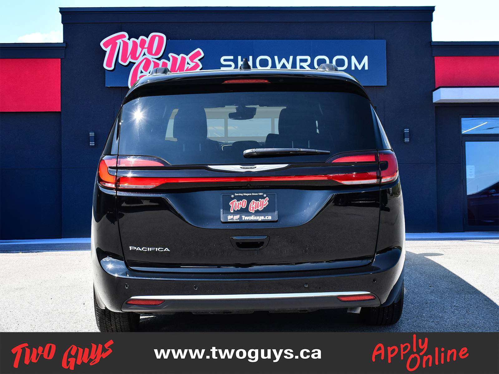 2025 Chrysler Pacifica Select | Htd Lthr | Pwr Sliders | WOW KMS | photo 5