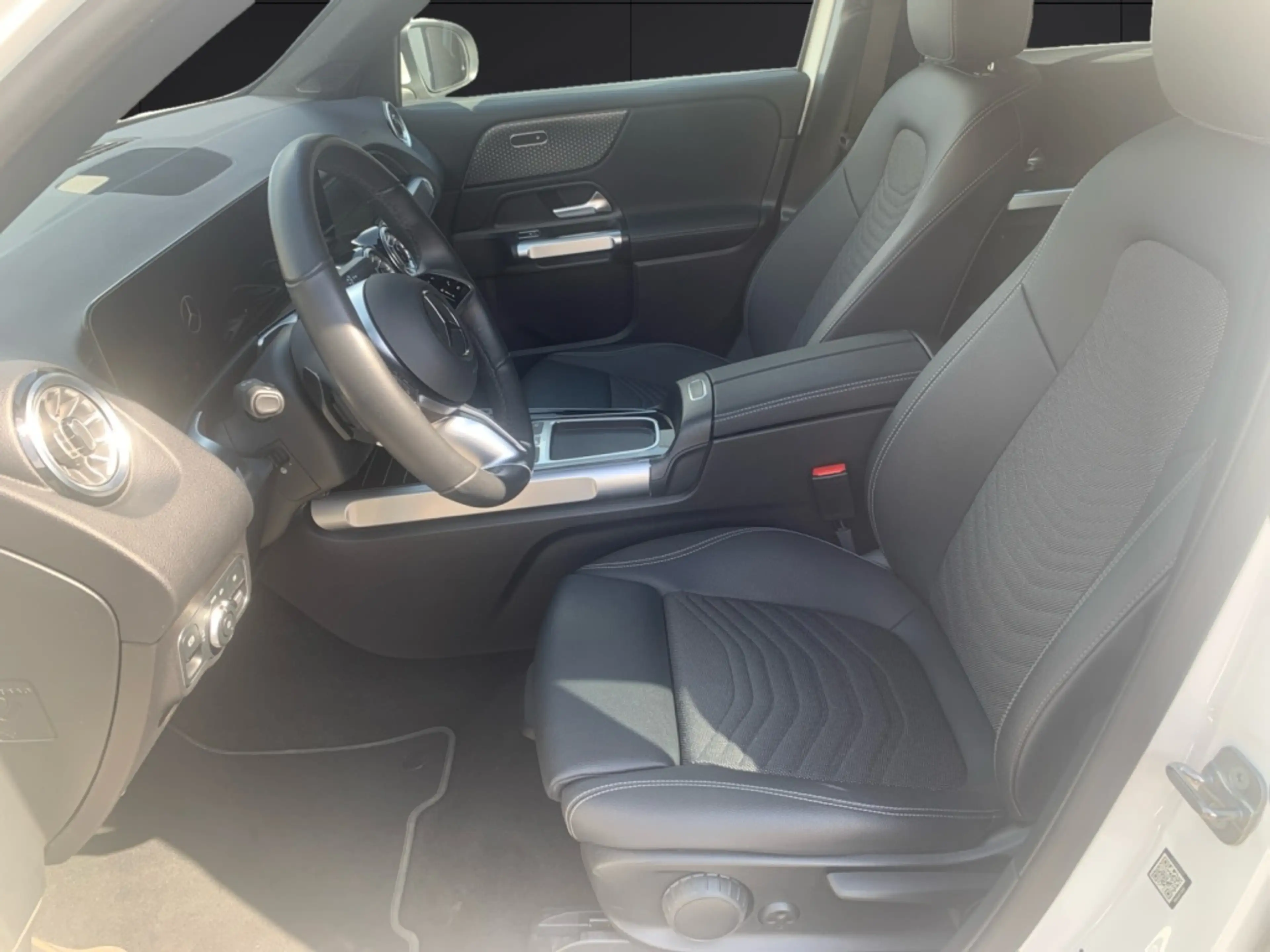 Mercedes-Benz EQB 250 + Progressive Advanced*AHV — photo 8