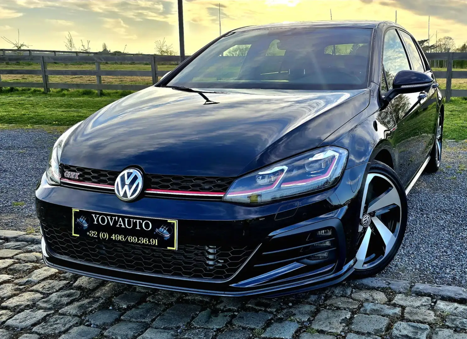 Volkswagen Golf GTI 2.0 TSI 7,5 Performance DSG, airco, gps Zwart - 2