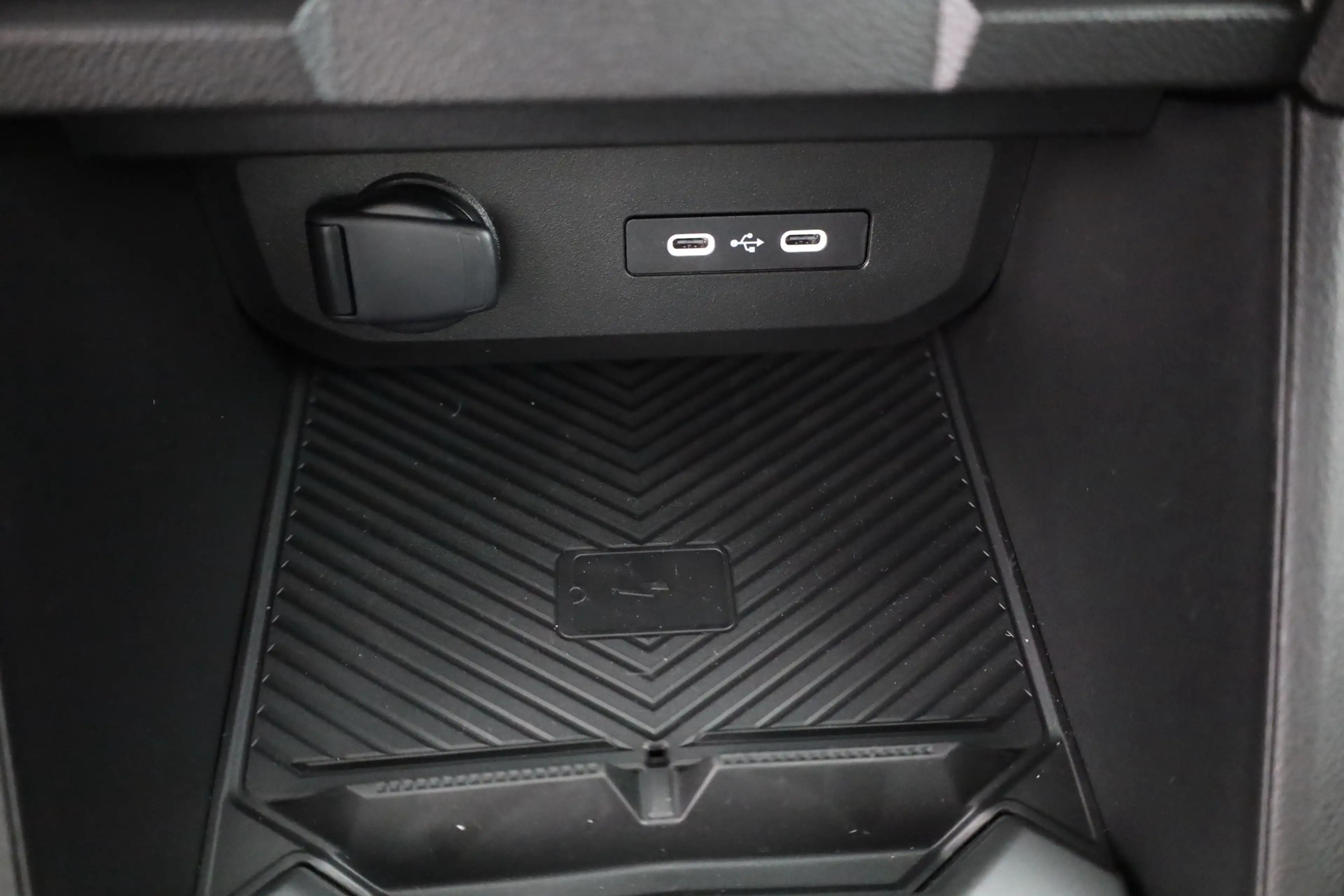 Dacia Duster Journey mHev 140 LED Navi Kamera — photo 13