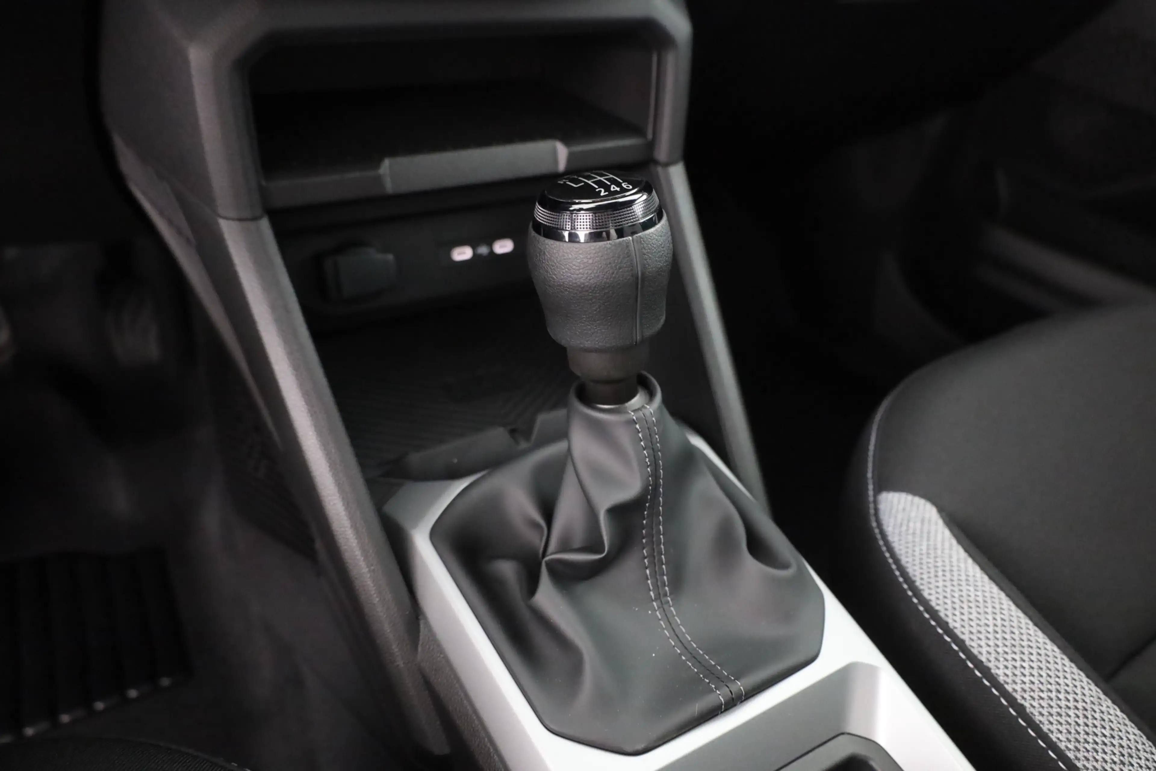 Dacia Duster Journey mHev 140 LED Navi Kamera — photo 14