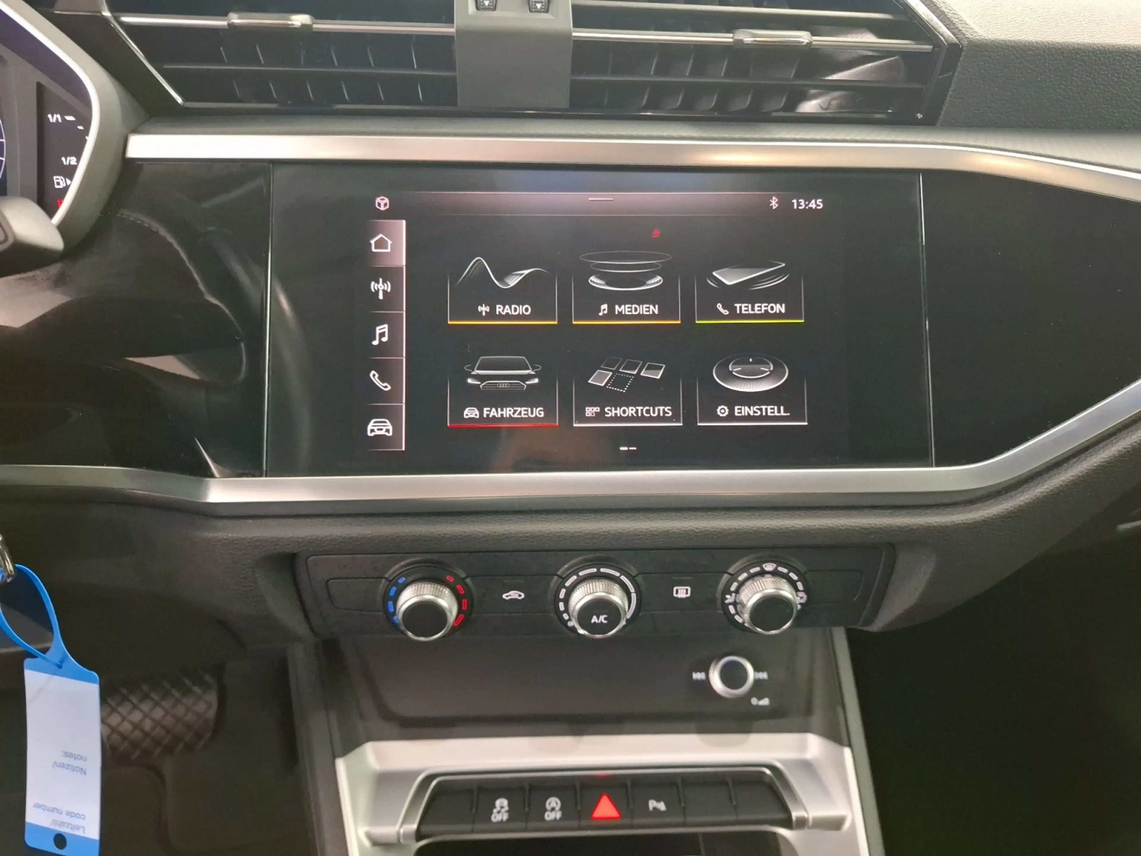Audi Q3 40 TFSI quattro RFK Einparkhilfe v. & h. — photo 13