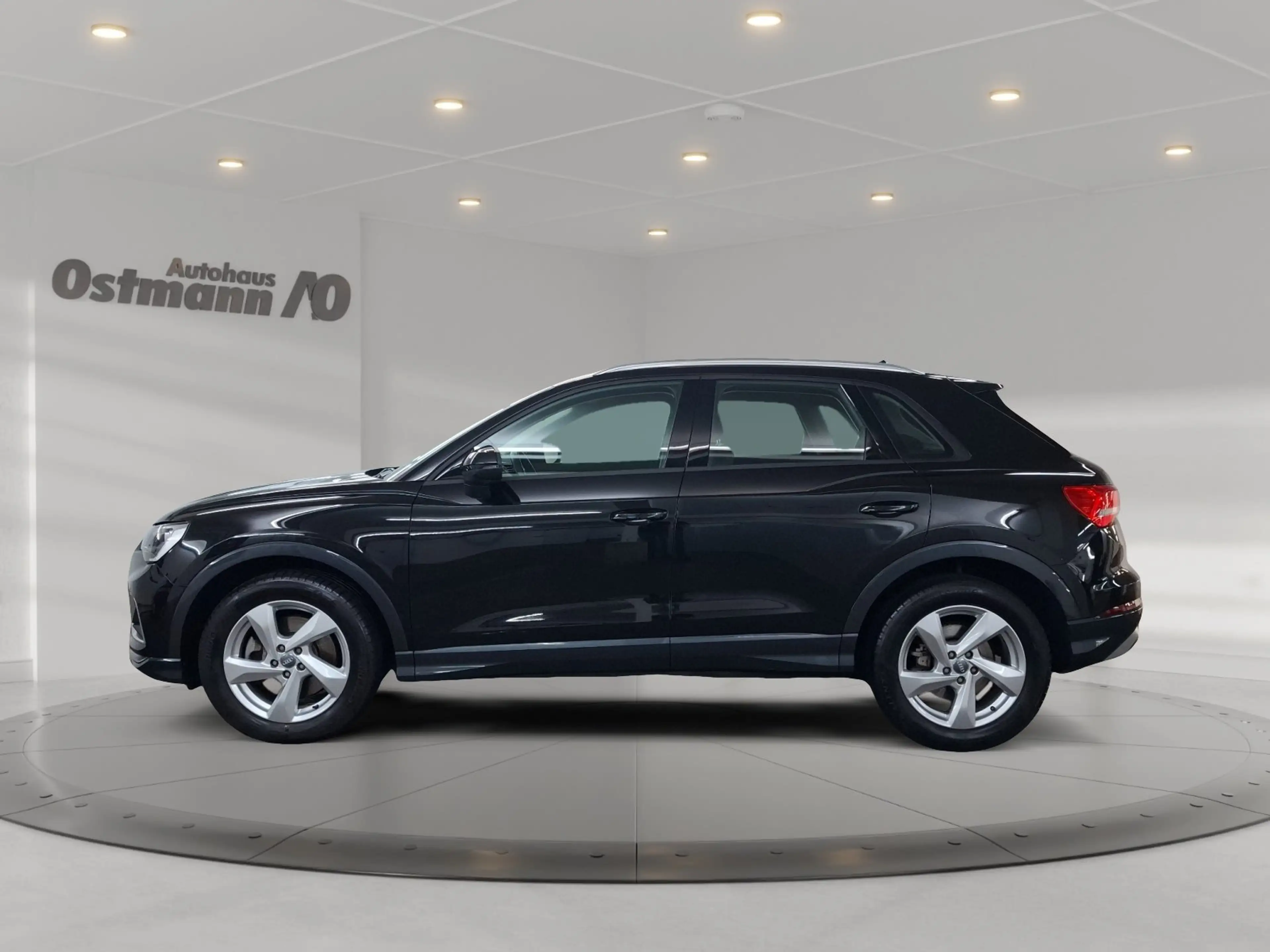Audi Q3 40 TFSI quattro RFK Einparkhilfe v. & h. — photo 2