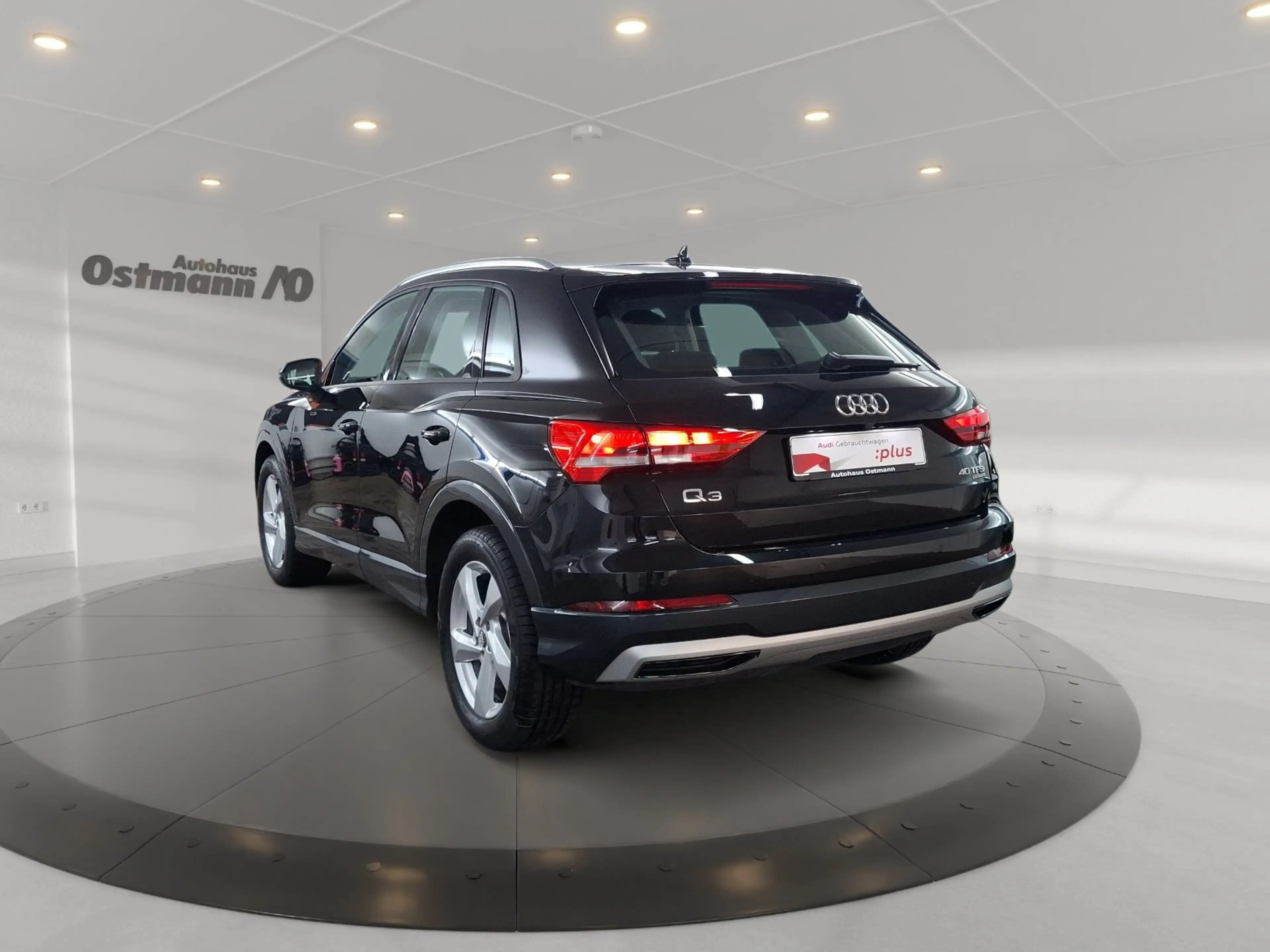 Audi Q3 40 TFSI quattro RFK Einparkhilfe v. & h. — photo 3