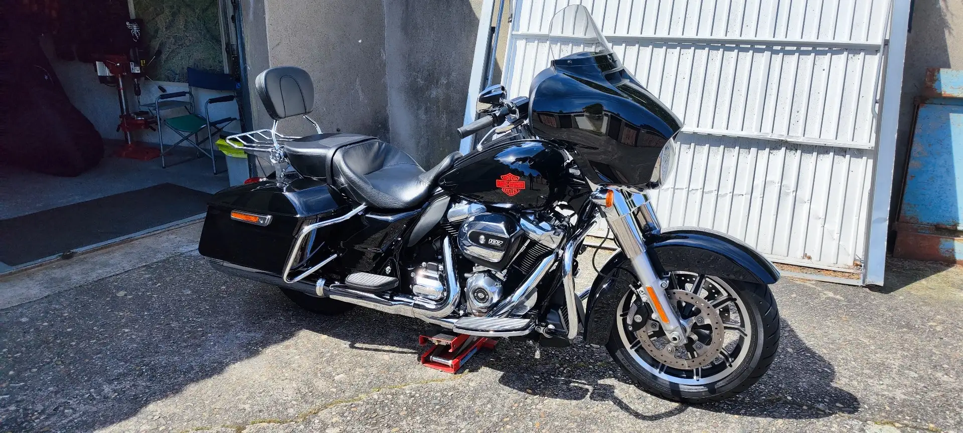 Harley-Davidson Electra Glide Harley Davidson Electra Glide Standard Schwarz - 2