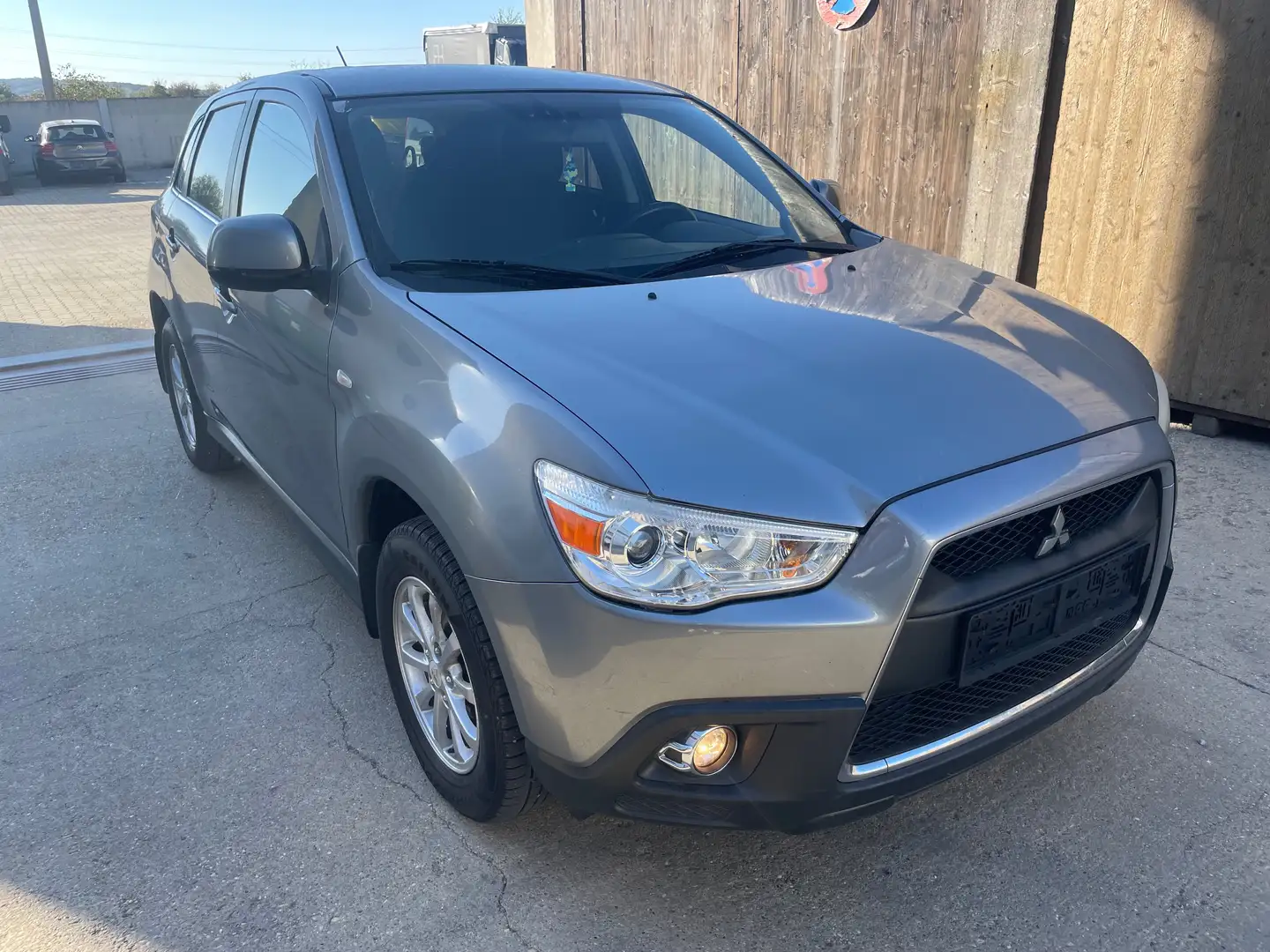 Mitsubishi ASX ASX 1,8 DI-D LP Invite Invite Grau - 2
