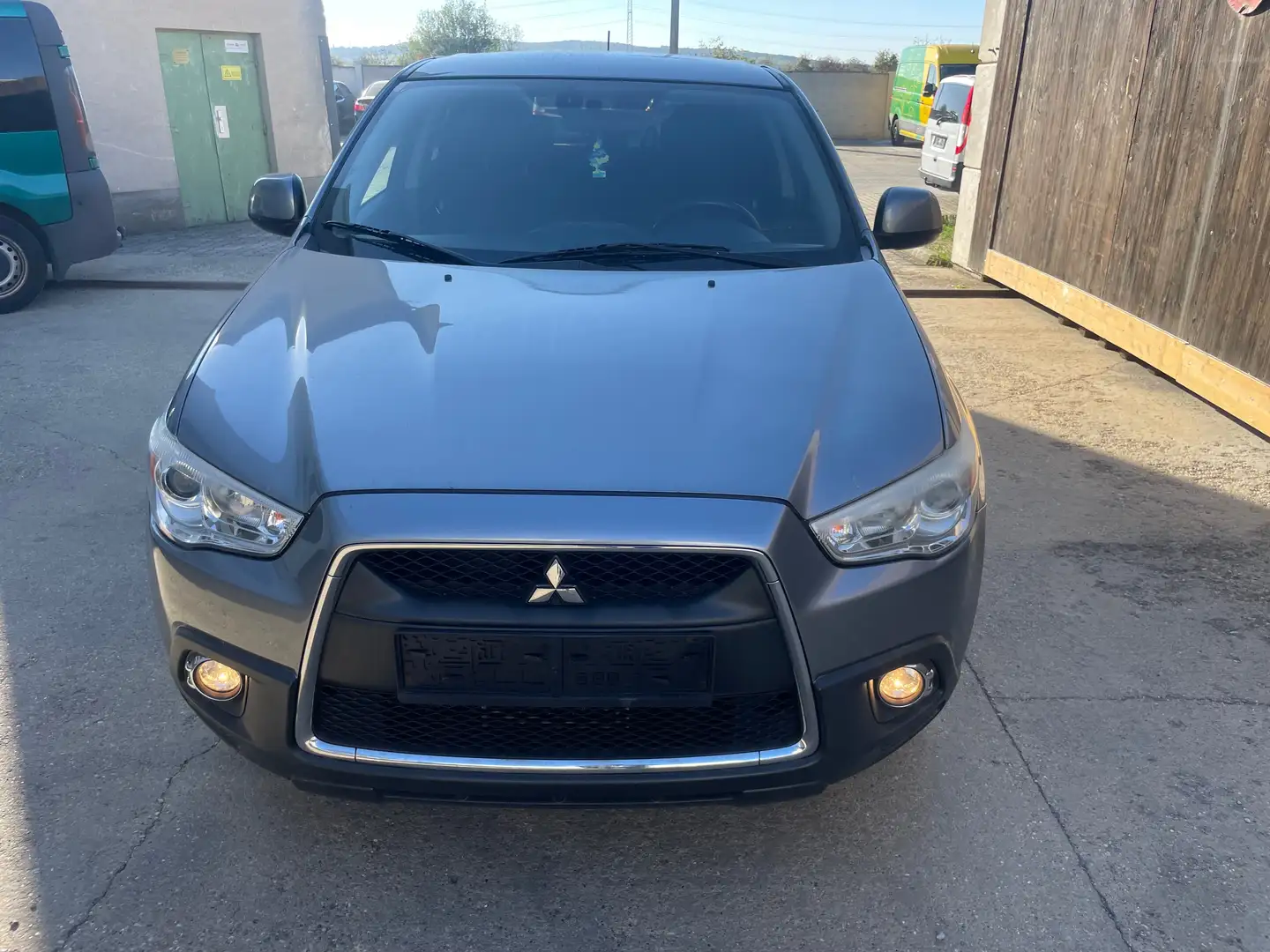 Mitsubishi ASX ASX 1,8 DI-D LP Invite Invite Grau - 1
