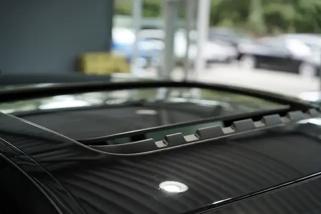 BMW 7 Series view 11
