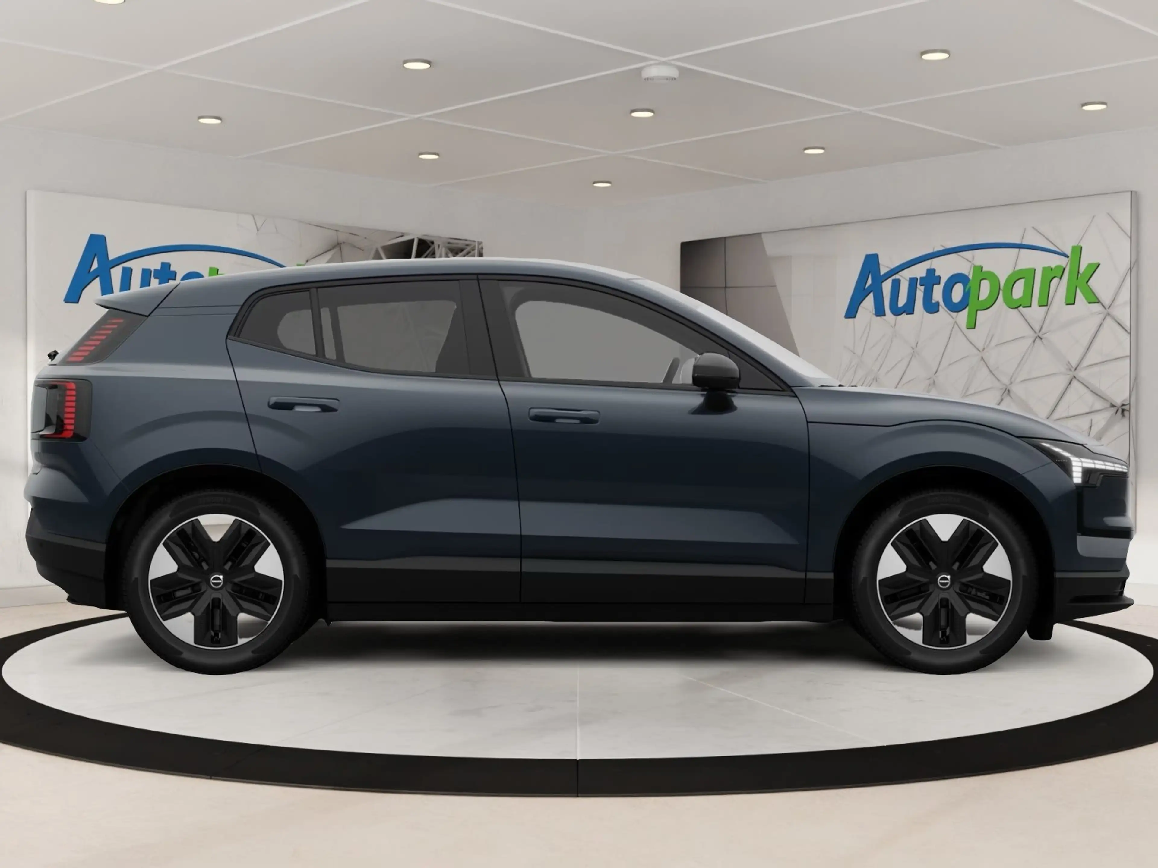 Volvo EX30 Plus, P5 Long Range Vollelektrisch Plus 2WD Pure E — photo 6