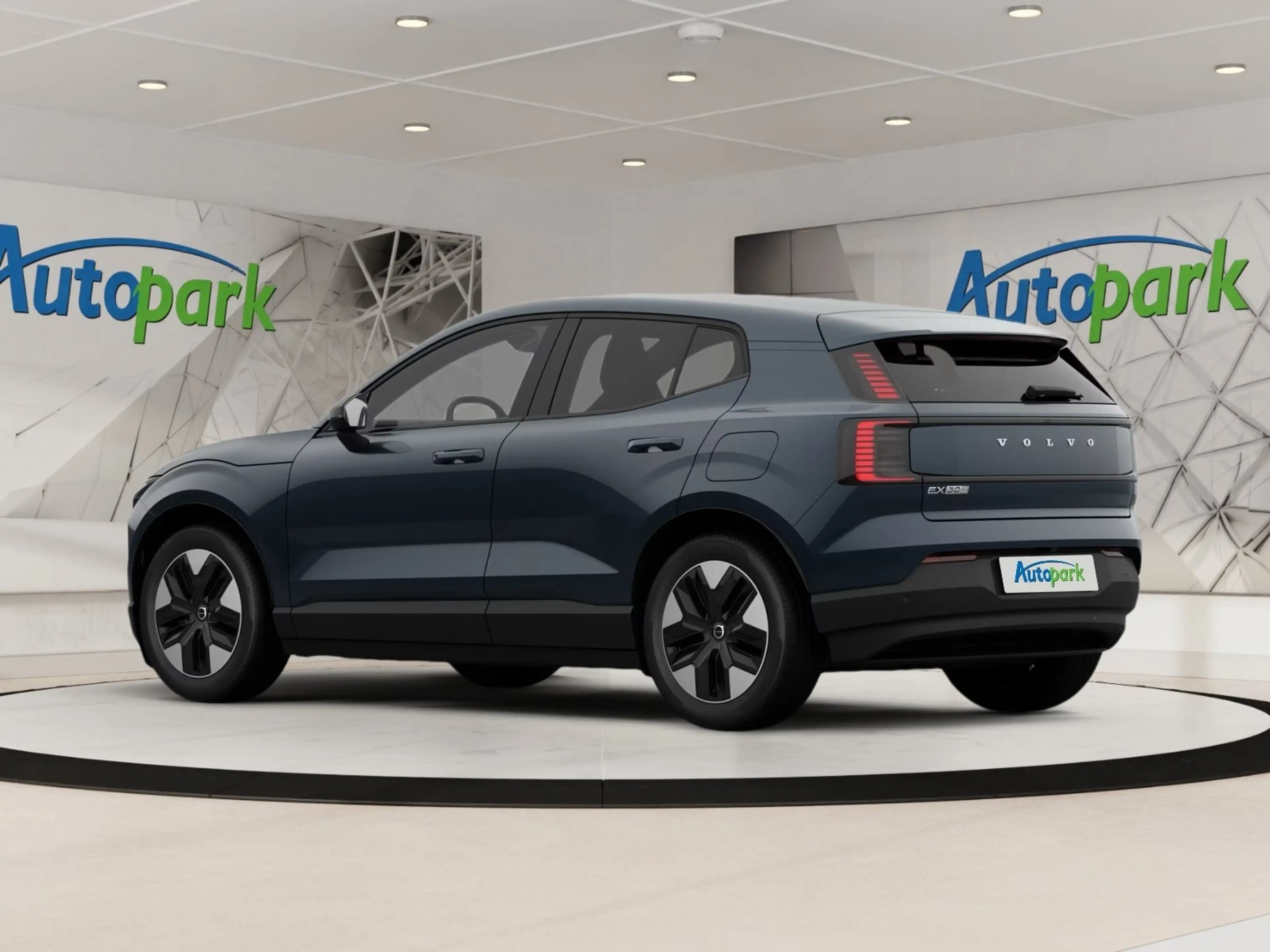 Volvo EX30 Plus, P5 Long Range Vollelektrisch Plus 2WD Pure E — photo 3