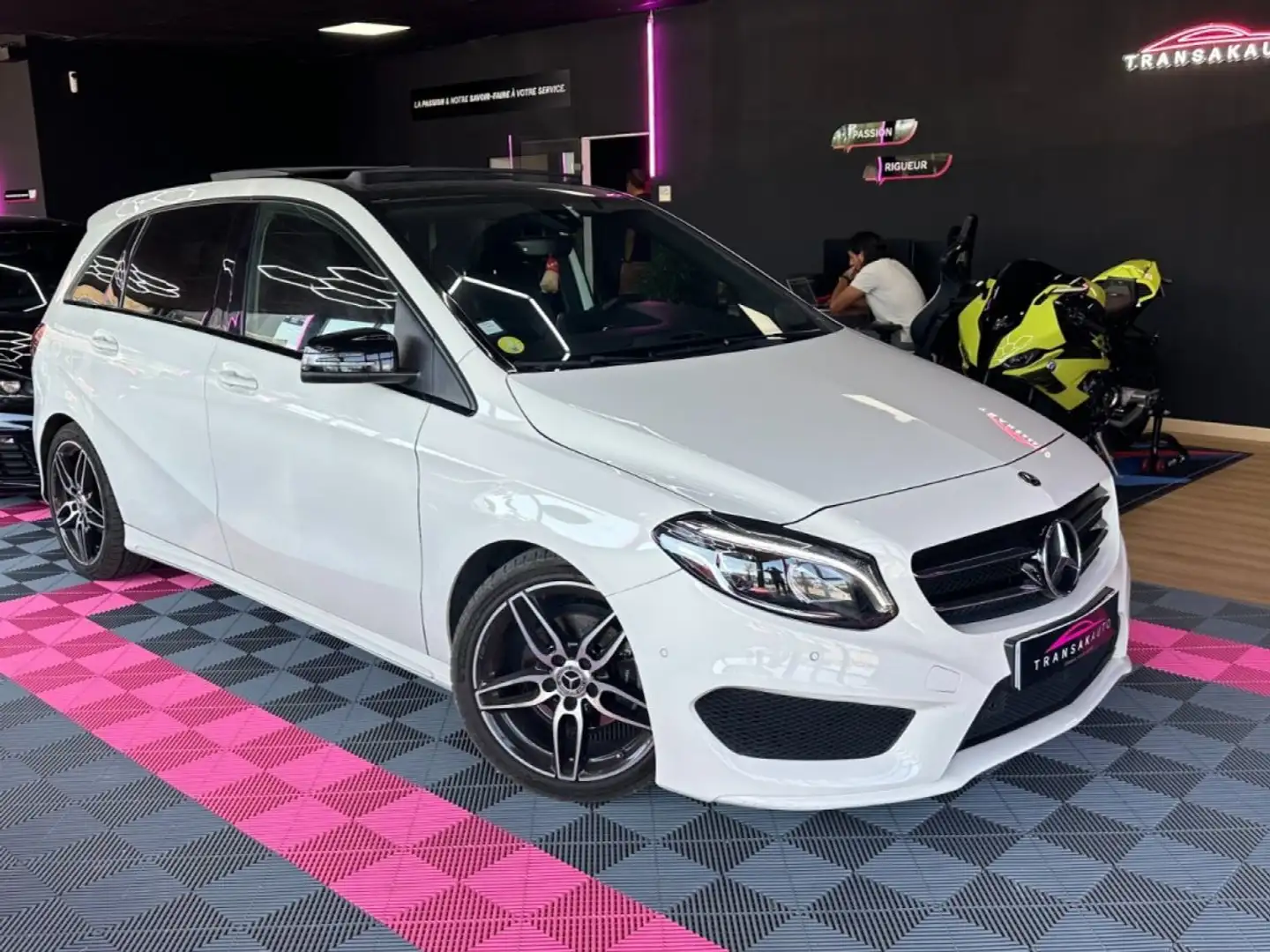 Mercedes-Benz B 180 Phase 2 180 CDi 1.5 7G-DCT 109 ch - Toit ouvrant - Suivi - Camera - Feux Led Blanc - 1