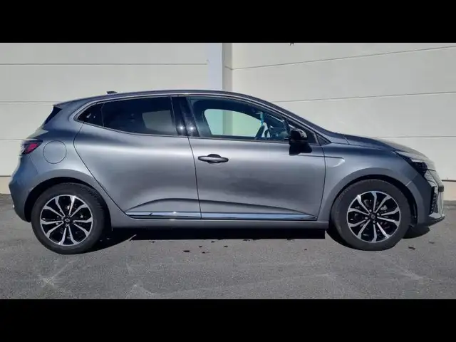 Renault Clio view 4