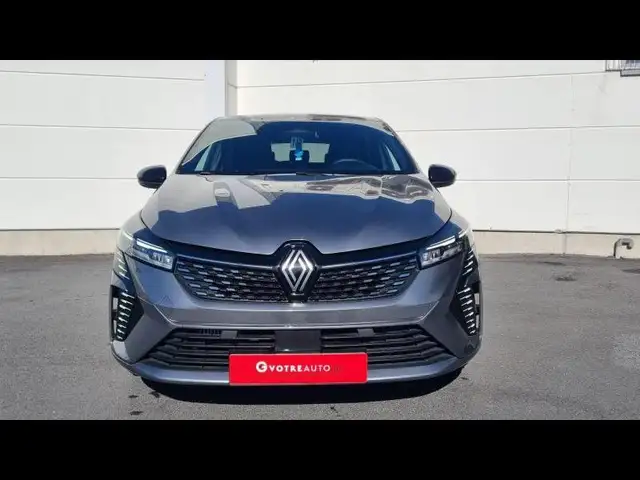 Renault Clio view 2