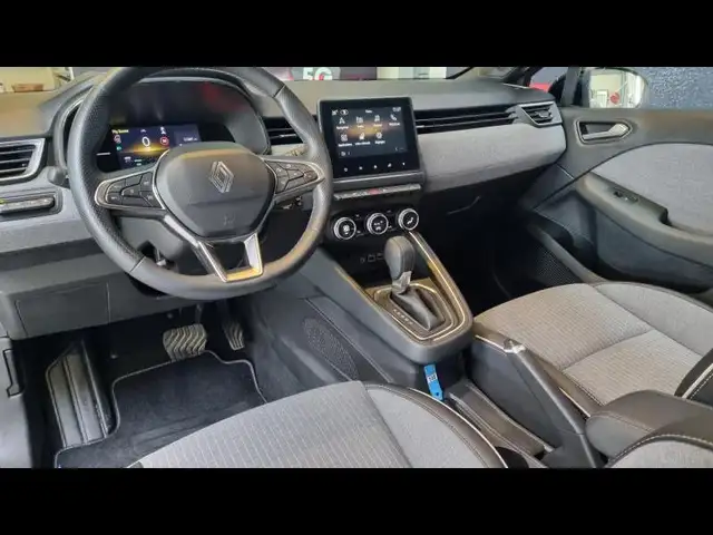 Renault Clio view 9