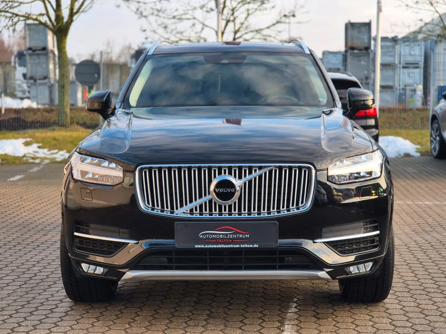 Volvo XC90 D5 AWD Inscription 22" Standheizung AHK ACC Schwarz - 2