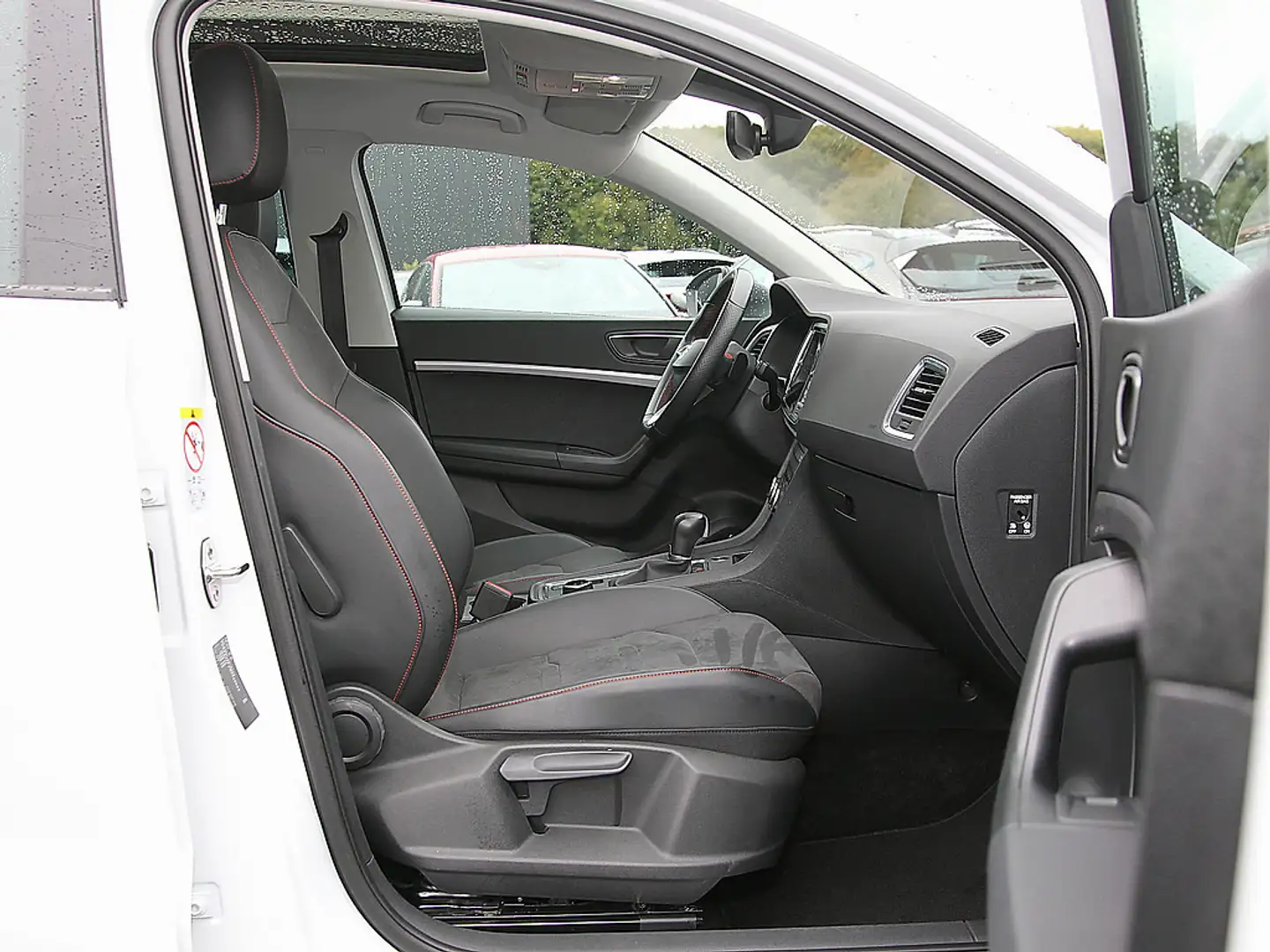 SEAT Ateca 1.5 TSI FR DSG NAVI PANO AHK BEATS LED Weiß - 2