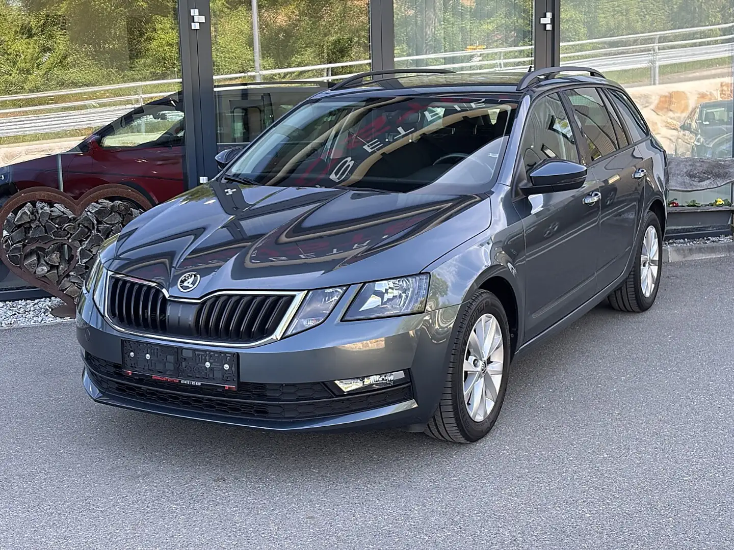 Skoda Octavia Combi 2,0 TDI Ambition Limited DSG Grau - 2