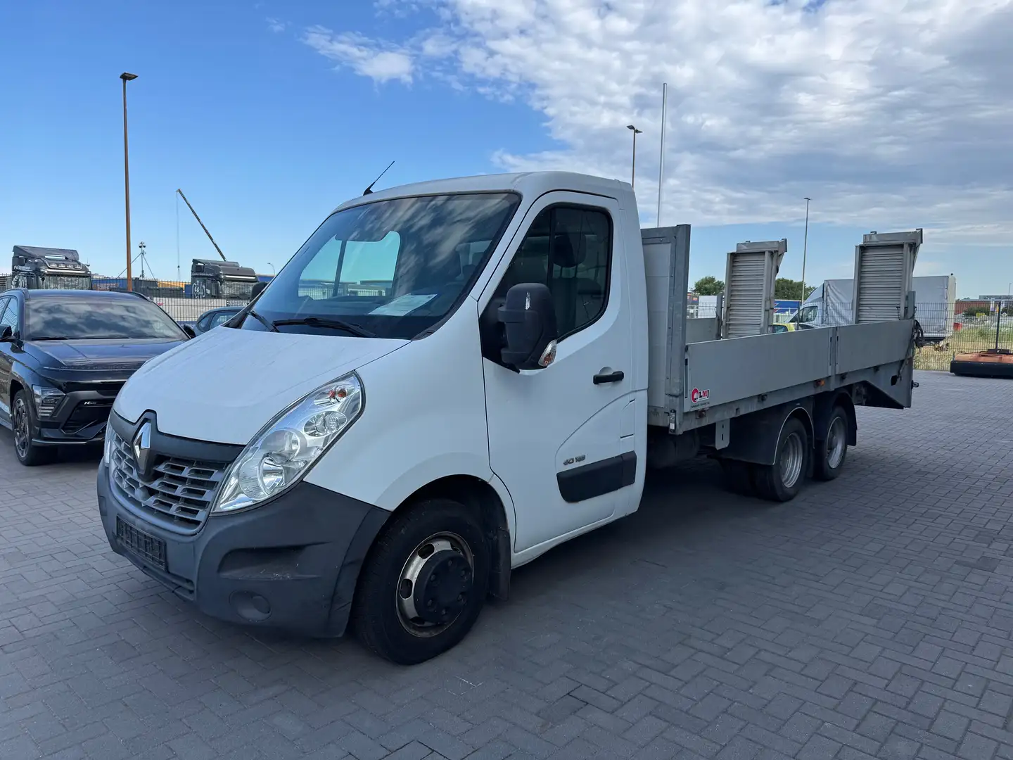 Renault MASTER T35 2.3 dCI Baggertransporter Weiß - 1
