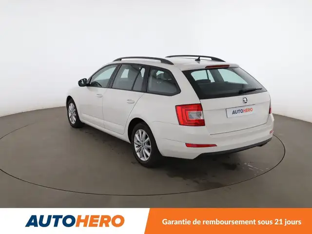 Skoda Octavia view 4