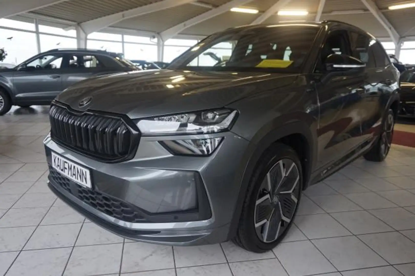 Skoda Kodiaq KODIAQ 1,5 TSI SPORTLINE 20 AHK MATRIX EHK SHZV+H Grey - 2