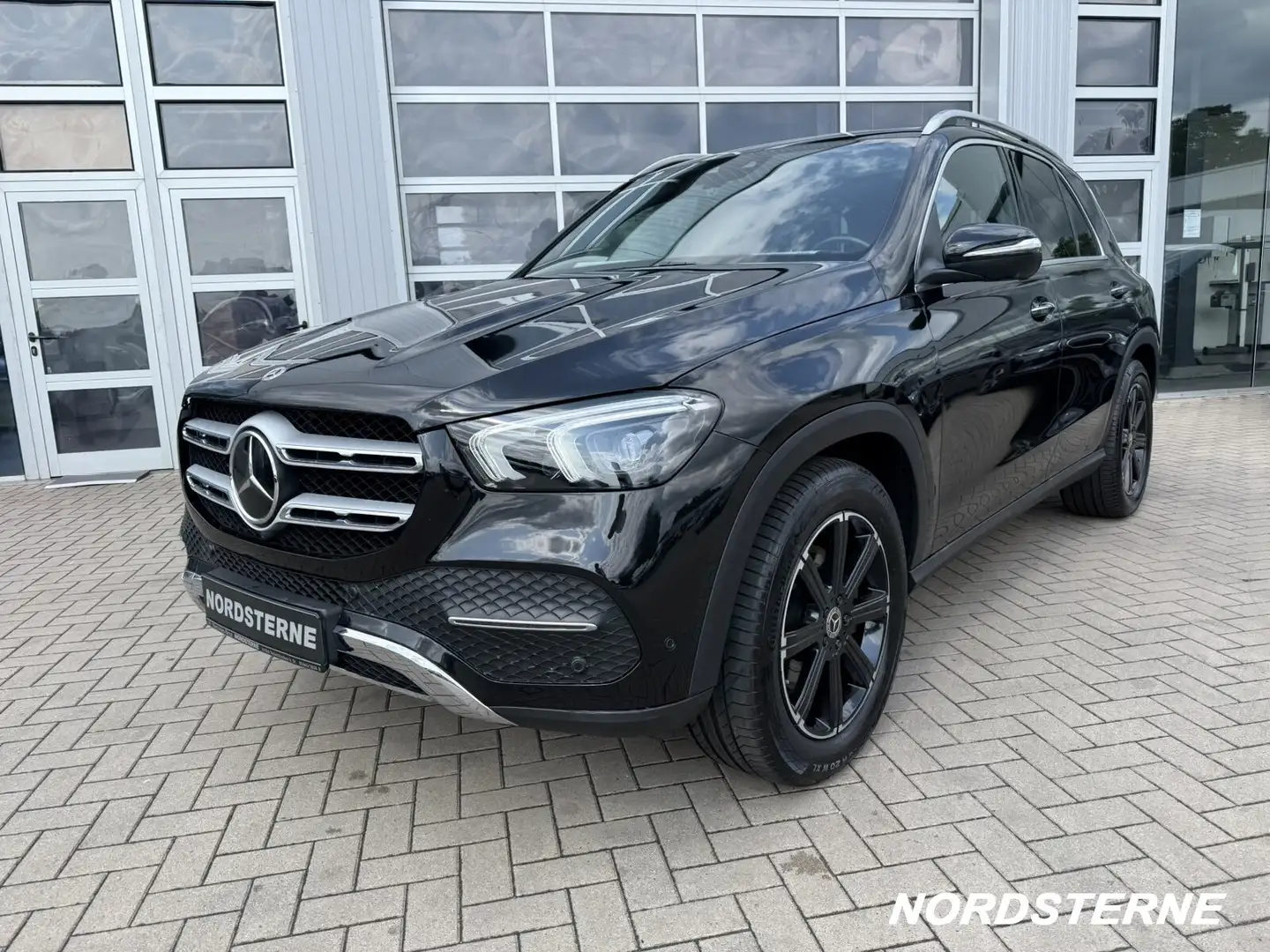 Mercedes-Benz GLE 300 GLE 300 d 4M AIRMATIC+PANORAMA+DISTRONIC+AHK3,5T Negru - 2