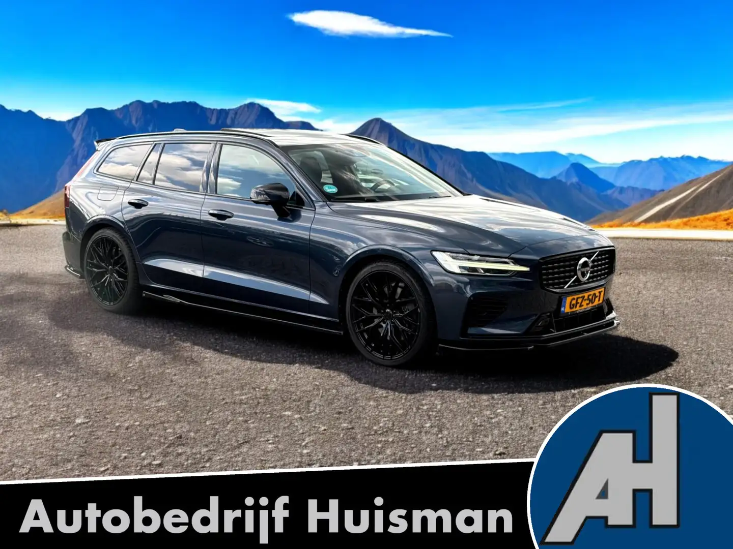 Volvo V60 2.0 T6 AWD 250kW/340pk Aut8 Recharge R-Design PANO Blauw - 1