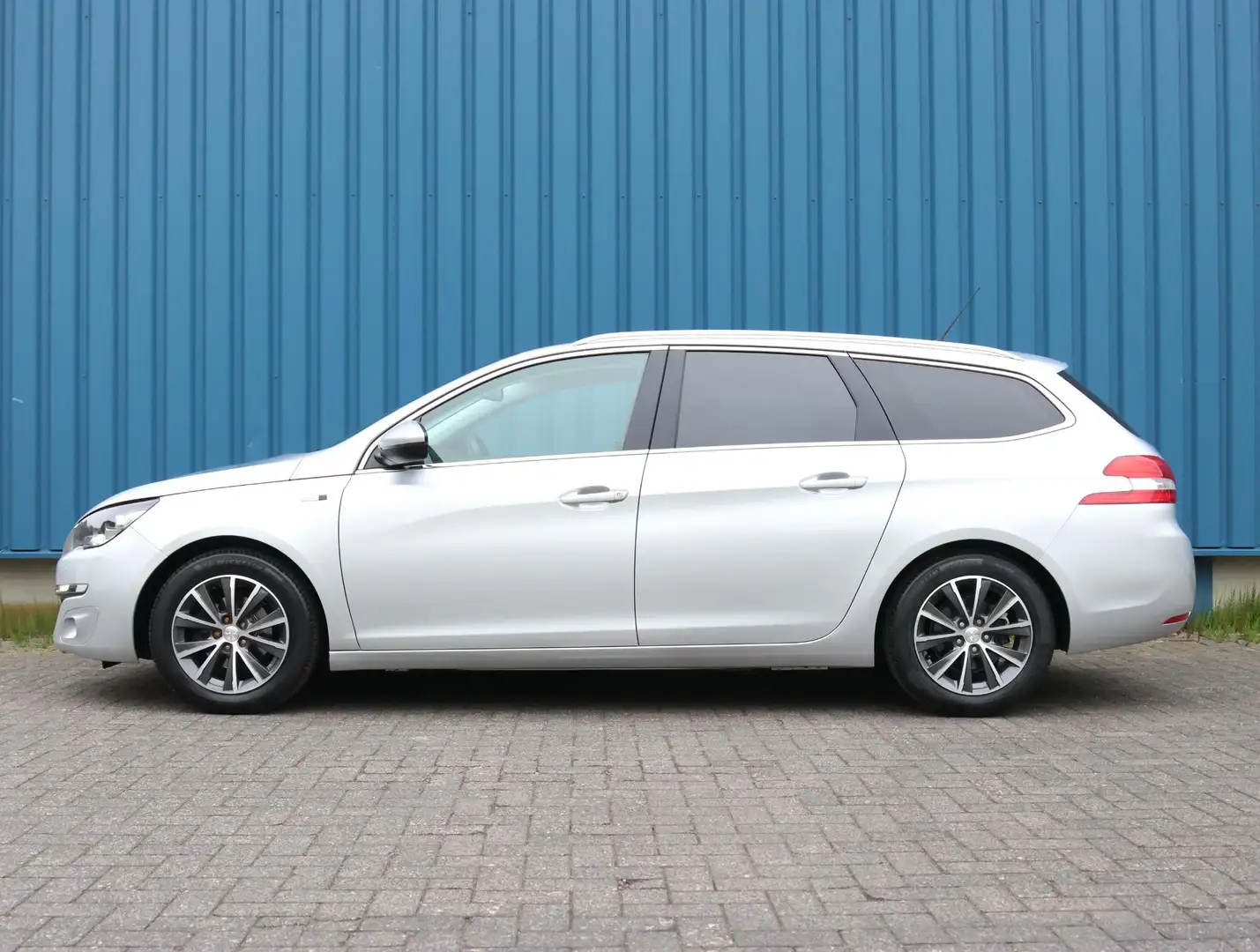Peugeot 308 SW 1.2 110PK Style | 1ste Eigenaar | Navigatiesyst Grijs - 2