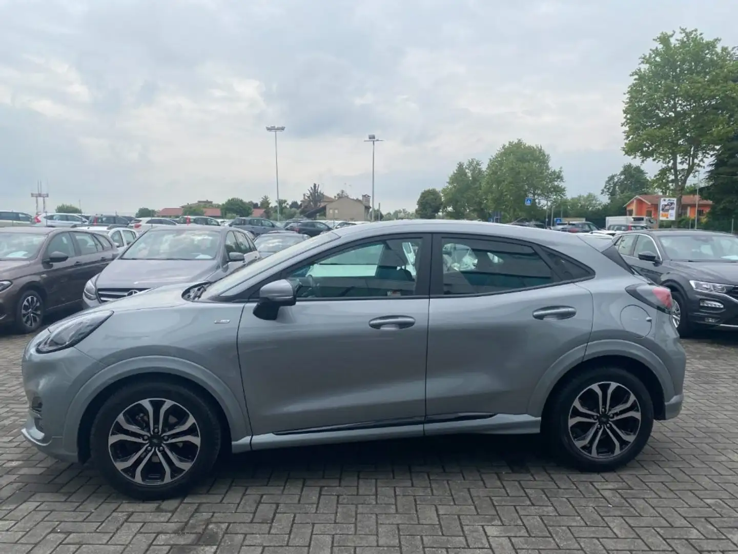 Ford Puma 1.0 EcoBoost Hybrid 125 CV S&S ST-Line Grijs - 2