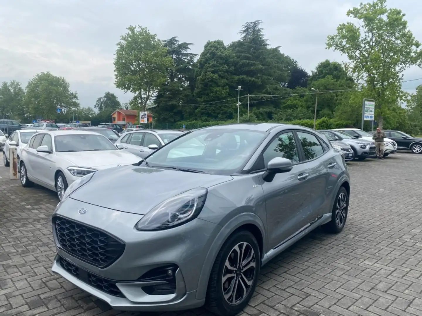 Ford Puma 1.0 EcoBoost Hybrid 125 CV S&S ST-Line Grijs - 1