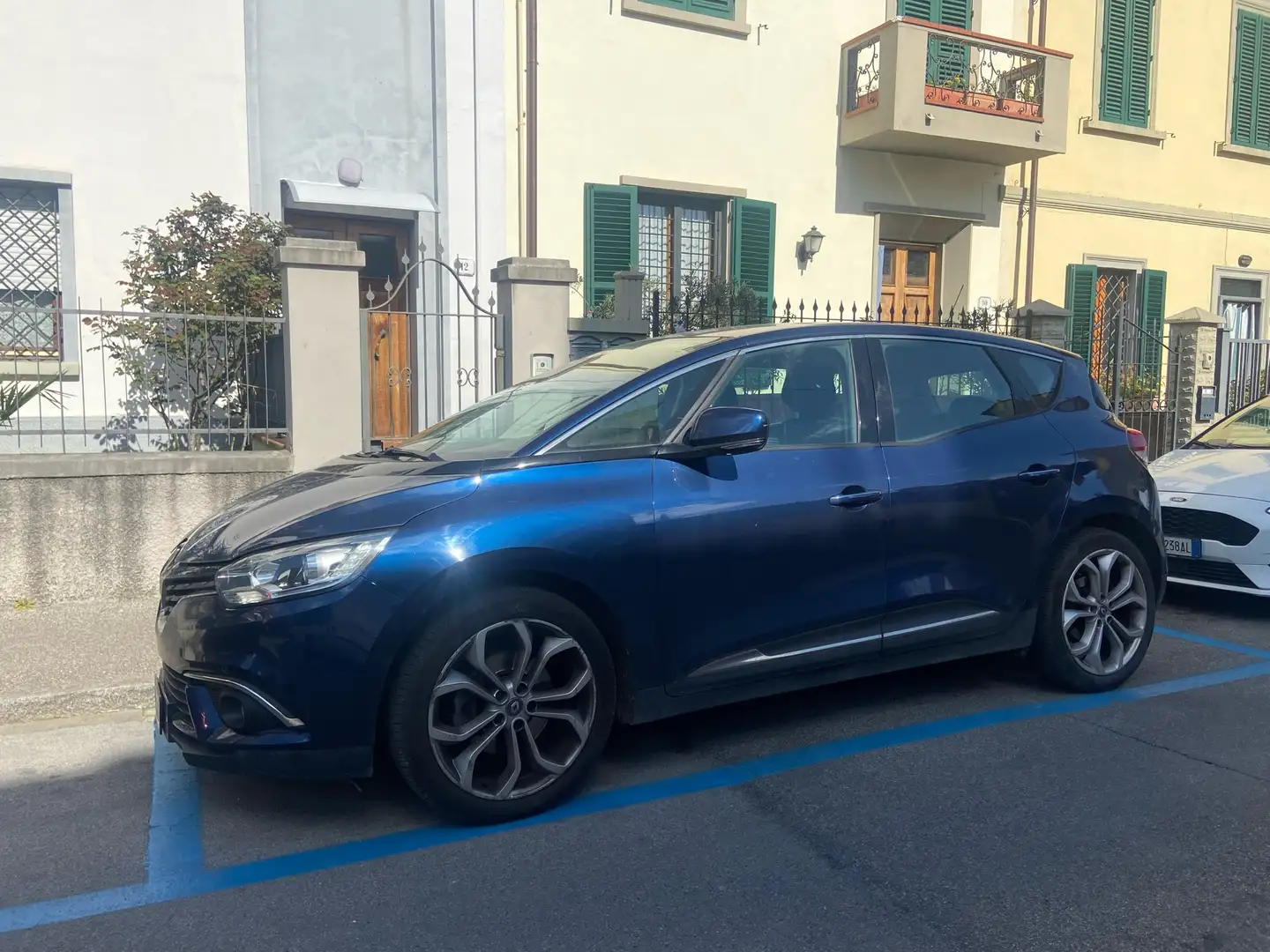 Renault Scenic 1.5 dci energy Intens 110cv edc Blu/Azzurro - 1