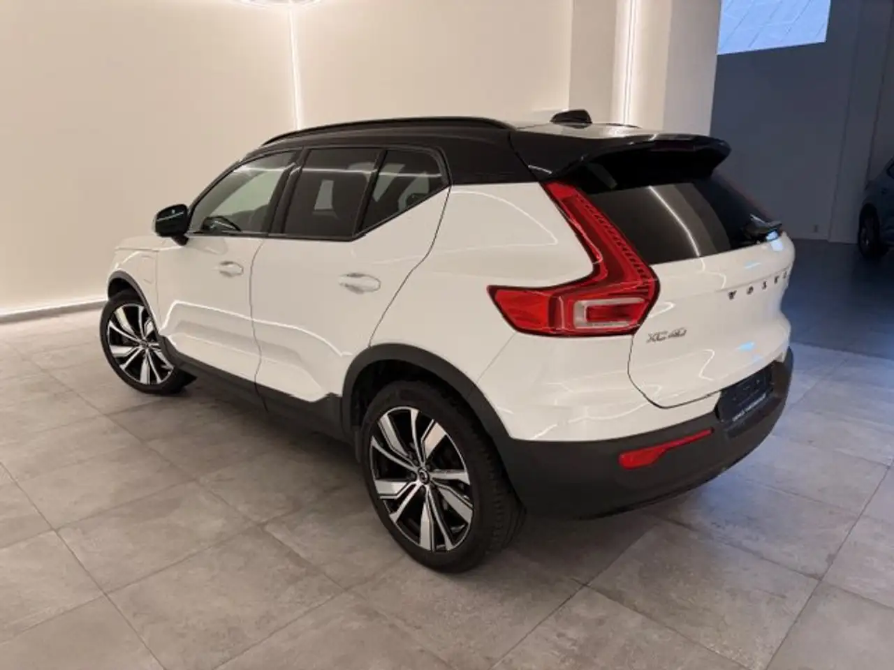 2022 Volvo XC40 R-DESIGN PHEV AUTOMAAT LEDER PANO DAK 49000KM!!!, photograph 4
