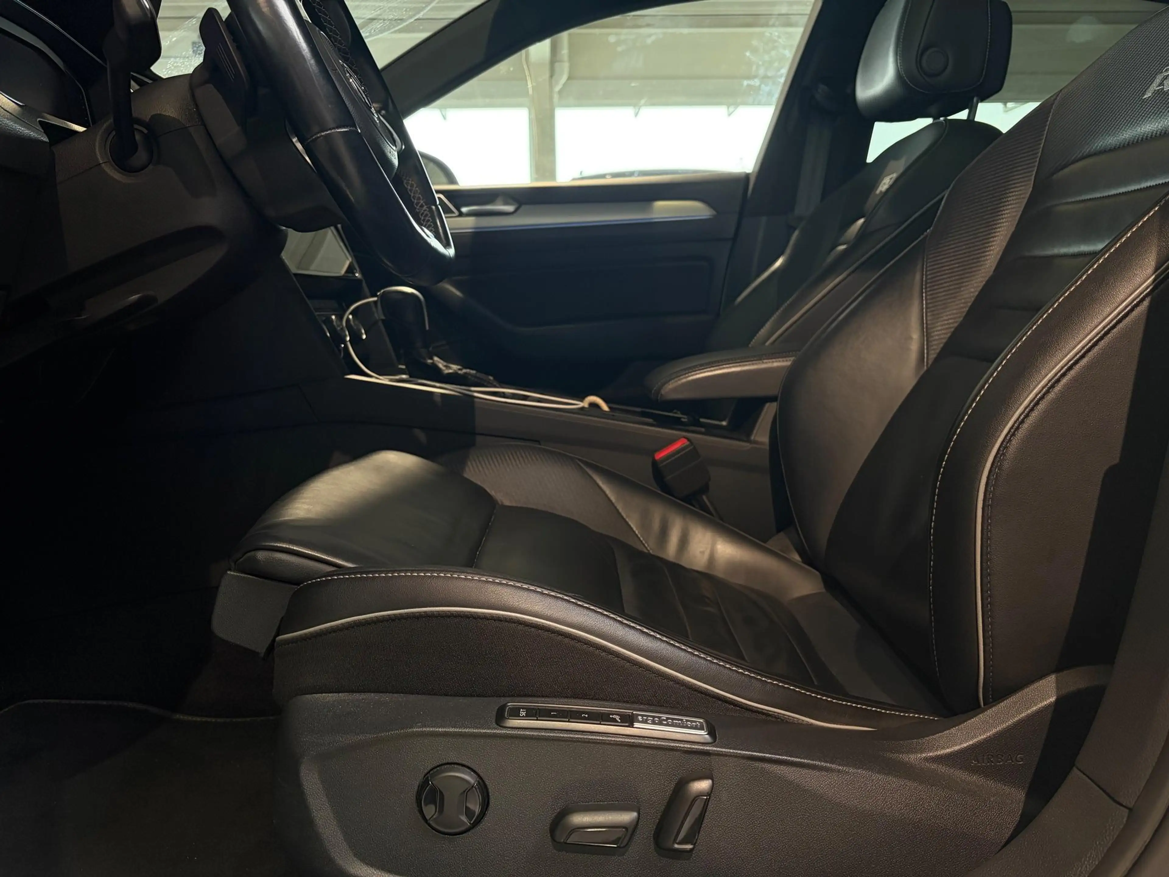 Volkswagen Arteon Arteon 2.0 TDI R-Line 4Motion * Pano * Digitacho — photo 15