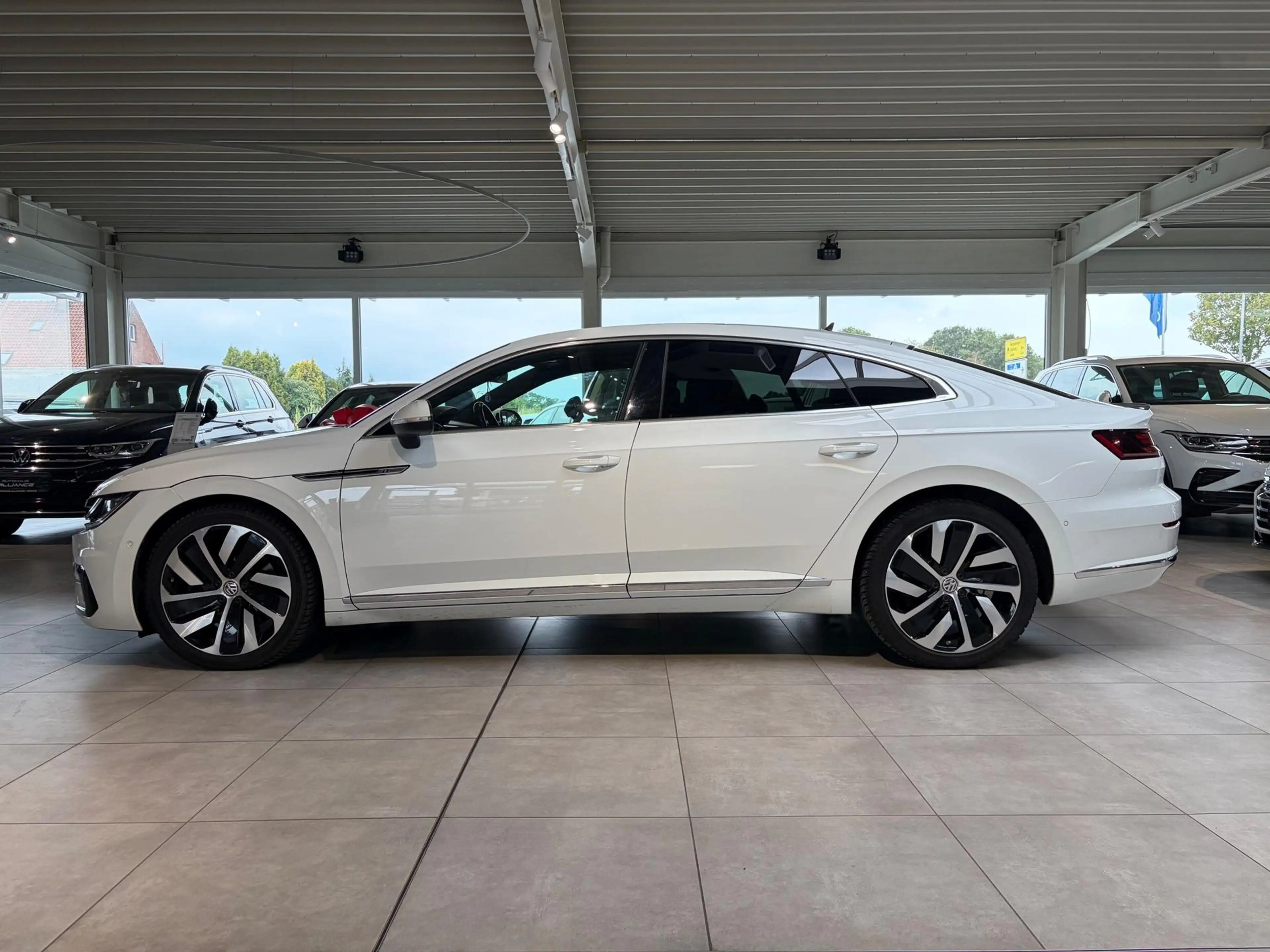 Volkswagen Arteon Arteon 2.0 TDI R-Line 4Motion * Pano * Digitacho — photo 7
