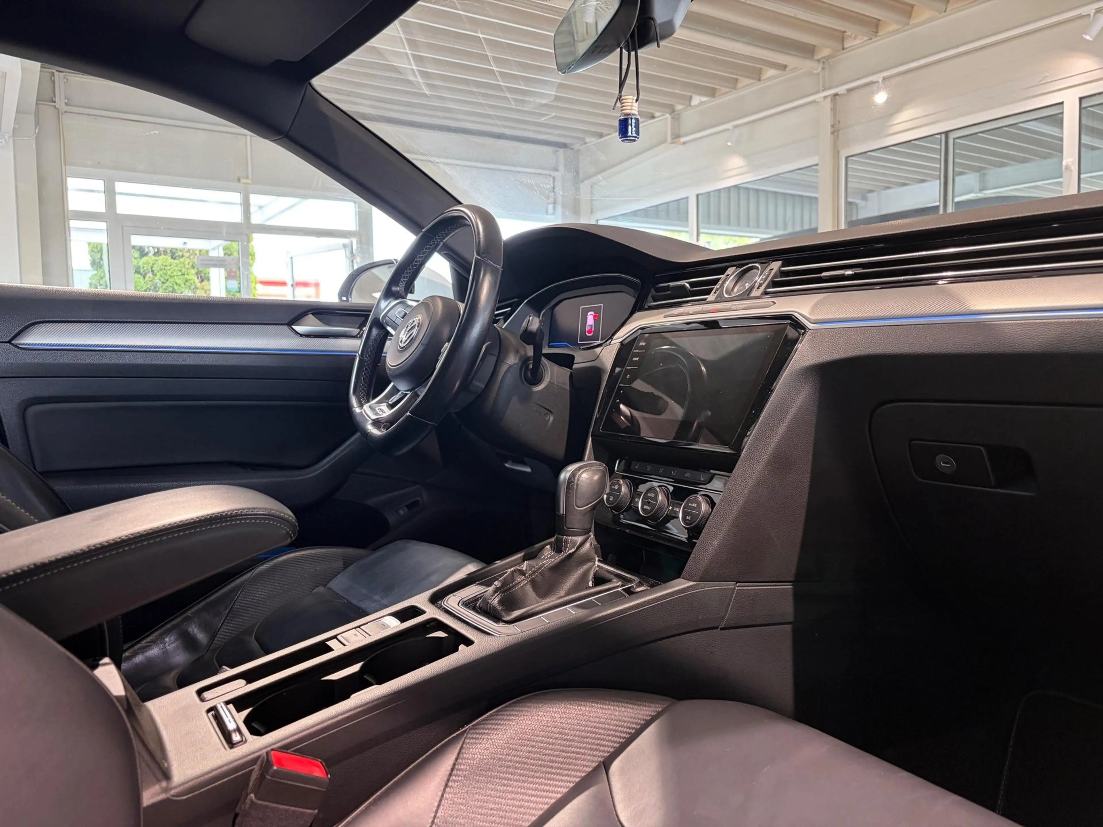 Volkswagen Arteon Arteon 2.0 TDI R-Line 4Motion * Pano * Digitacho — photo 12