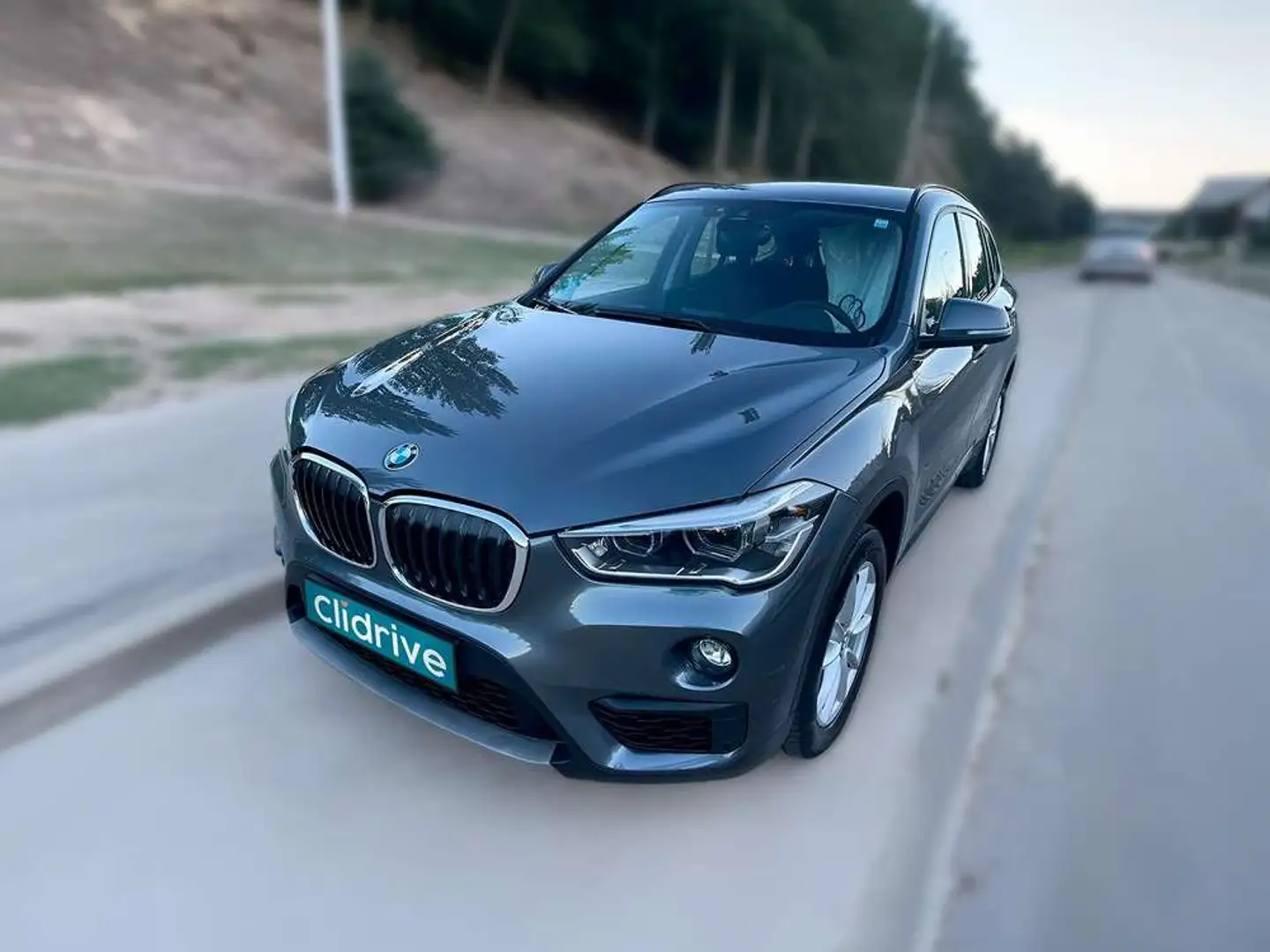 BMW X1 sDrive 16d Gris - 2