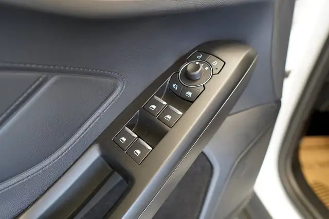 Ford Focus view 14