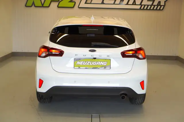 Ford Focus view 5