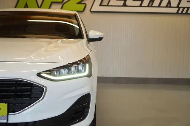 Ford Focus view 10