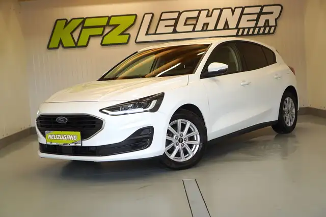 Ford Focus view 8